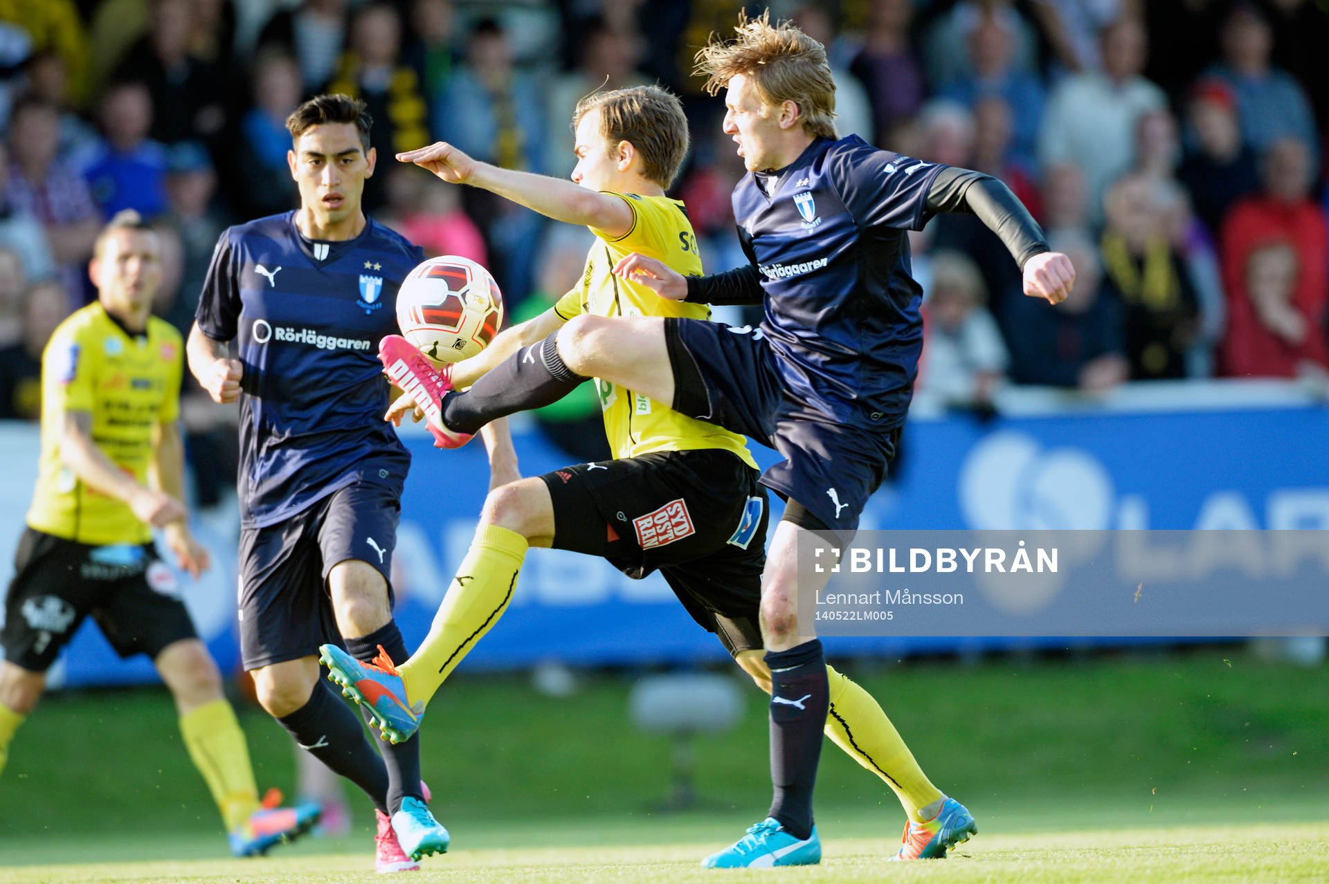Mjällbys Andreas Blomqvist och Malmö FFs Emil Forsberg i