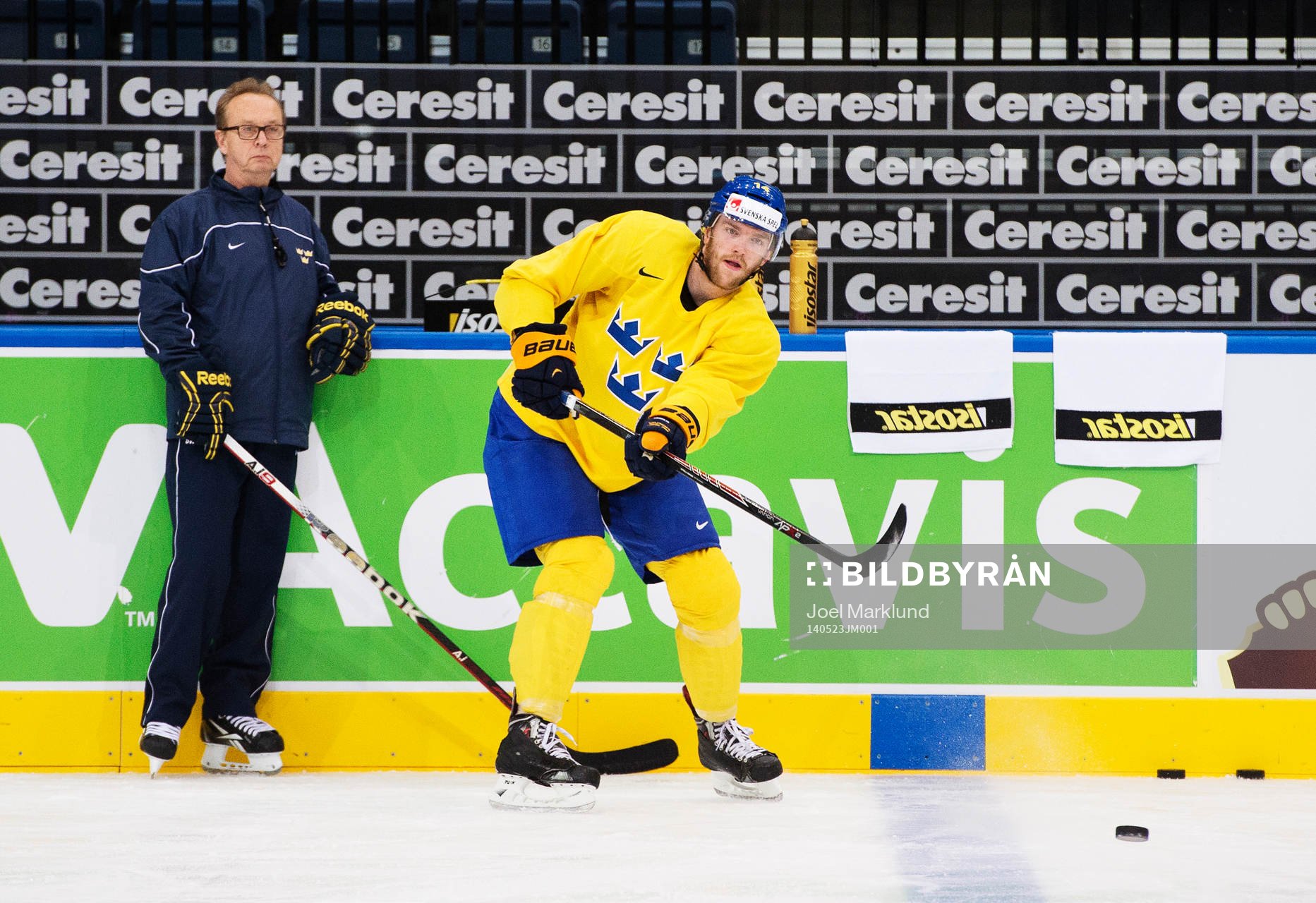 Förbundskapten Pär Mårts och Mattias Ekholm på Sveriges
