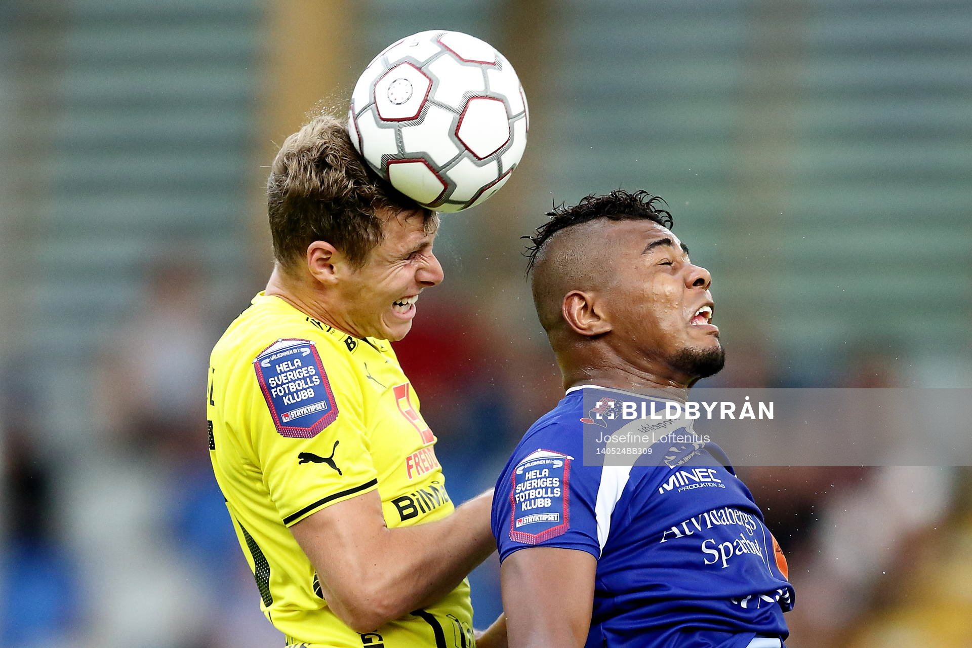 Halmstads Richard Magyar i nickduell med Åtvidabergs Ricardo Santos under fotbollsmatchen i Allsvenskan mellan Åtvidaberg och Halmstad den 24 maj 2014 i Åtvidaberg.
