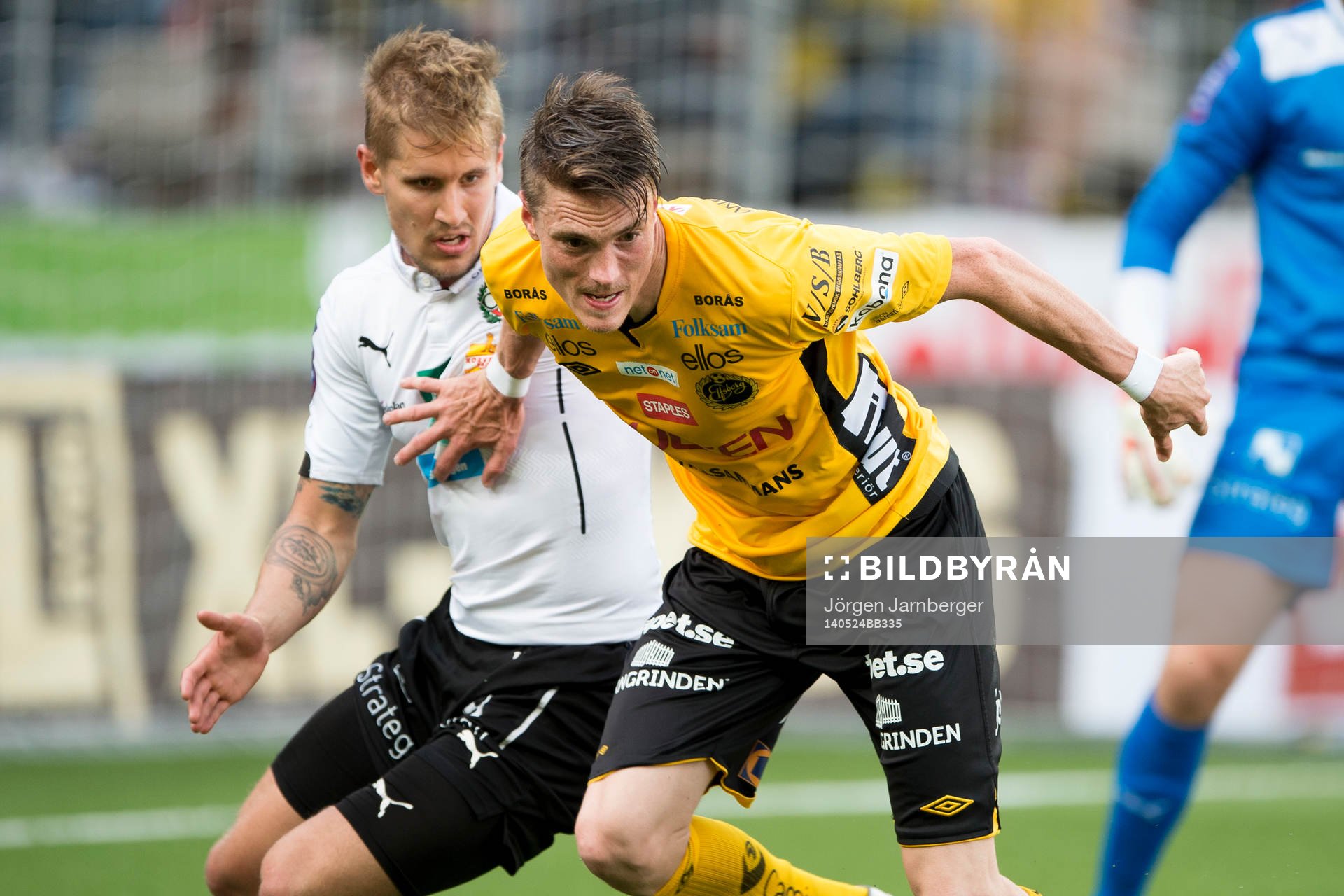 Elfsborgs Lasse Nilsson och Örebros Daniel Björnqvist under fotbollsmatchen i Allsvenskan mellan IF Elfsborg och Örebro SK den 24 maj 2014 i Borås.