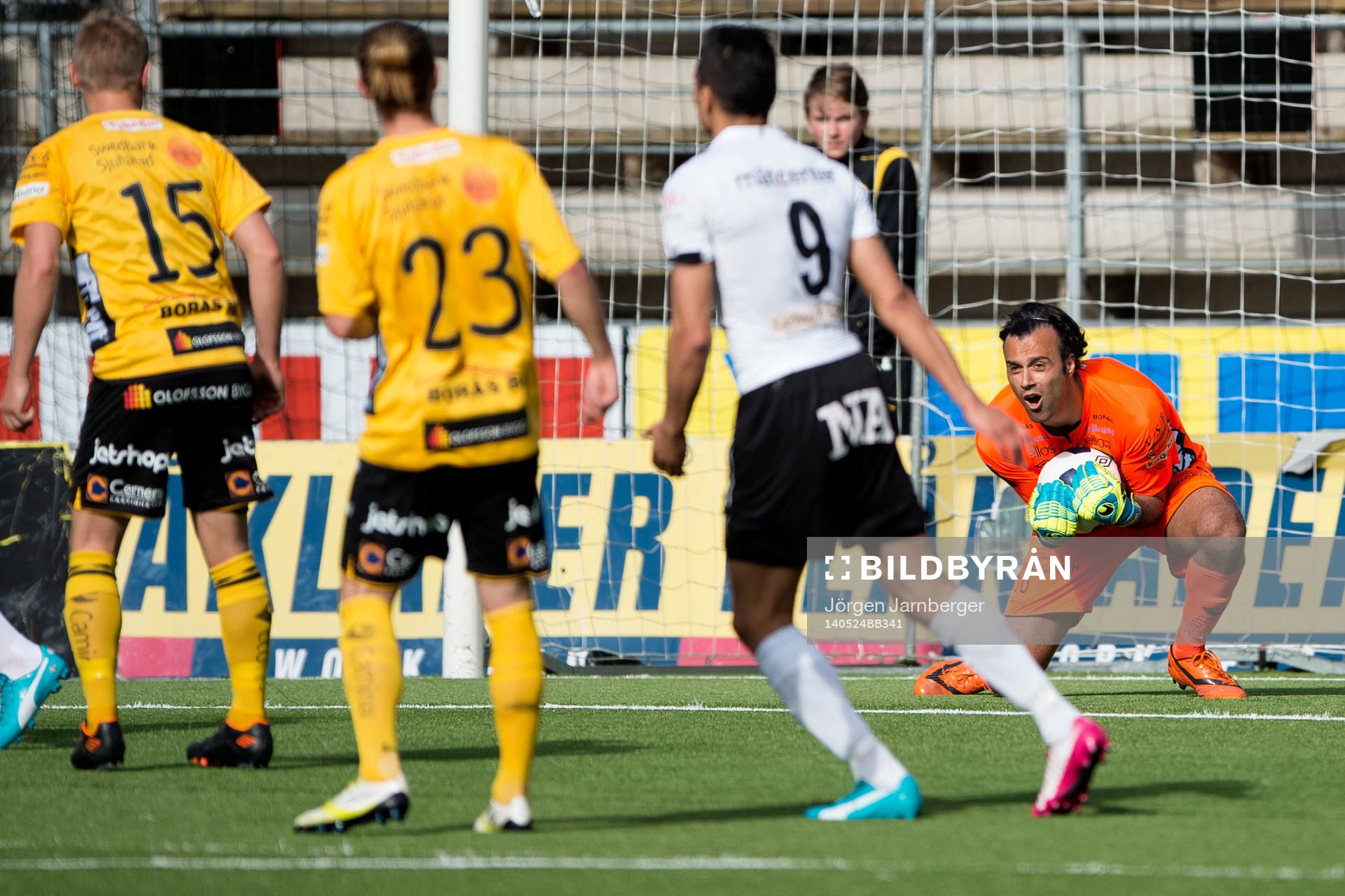 Elfsborgs målvakt Abbas Hassan räddar