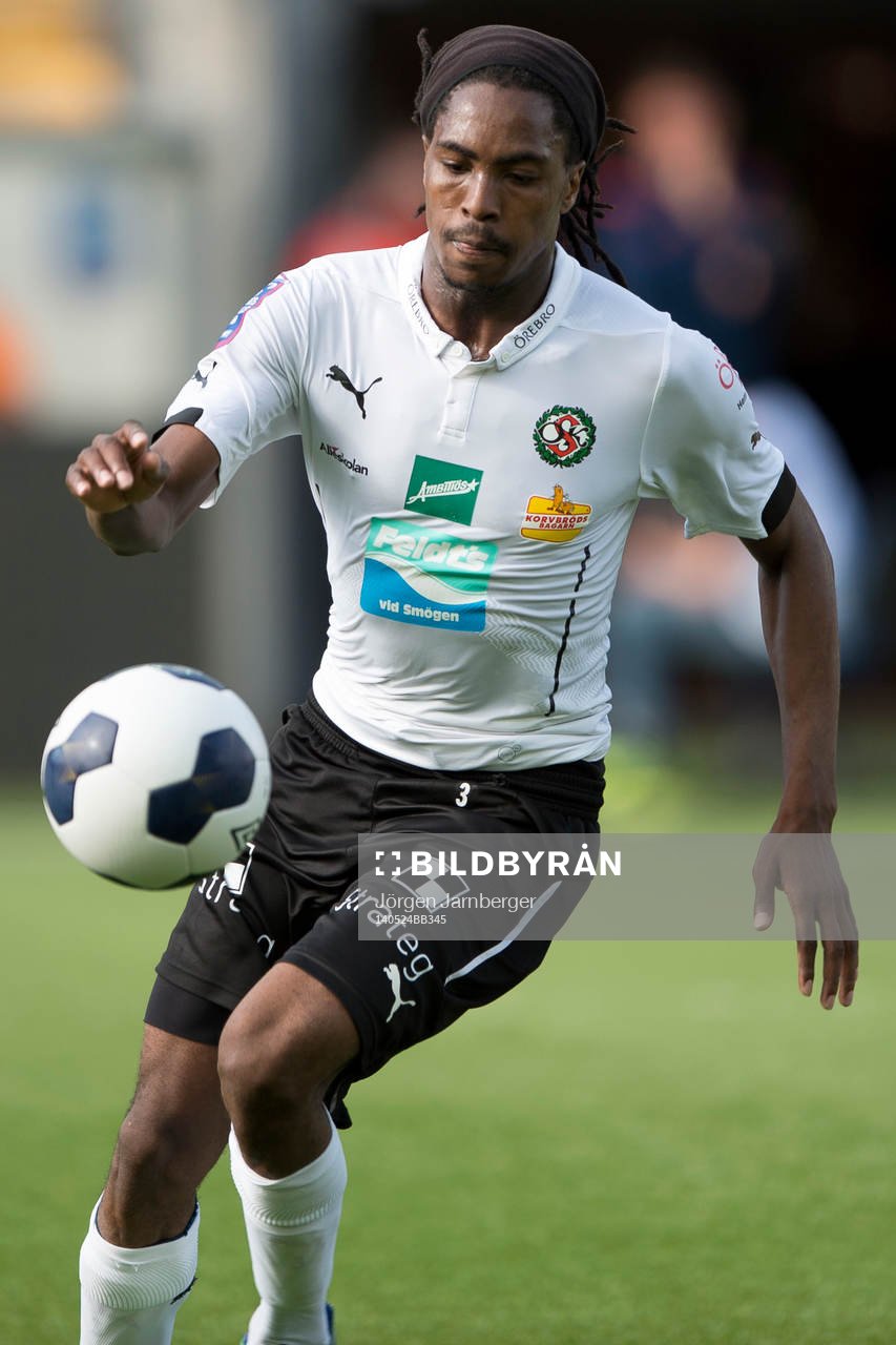 Örebros Ayanda Nkili