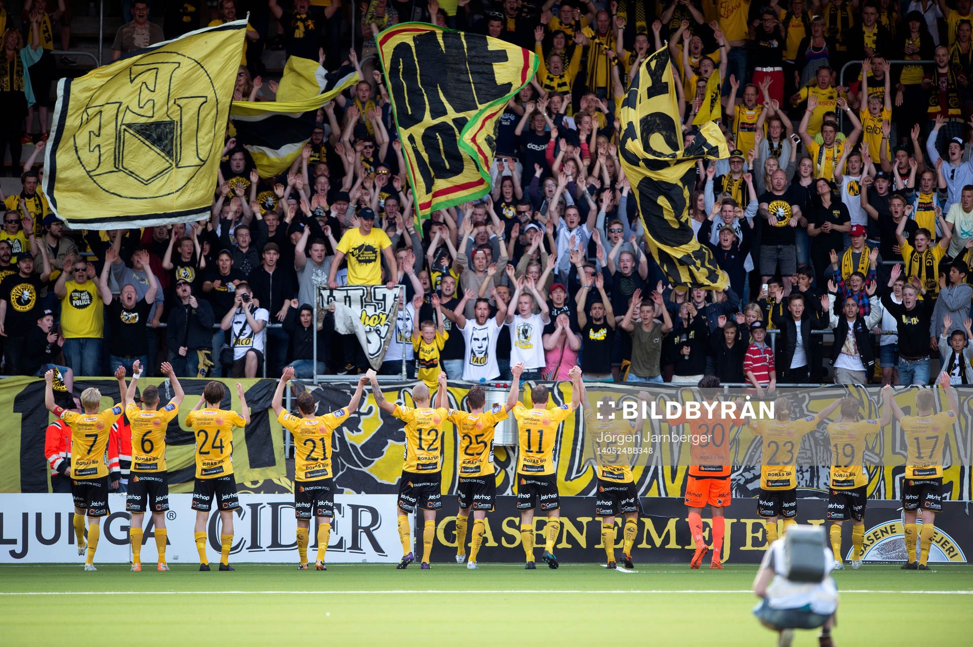 Elfsborgs spelare tackar supportrarna