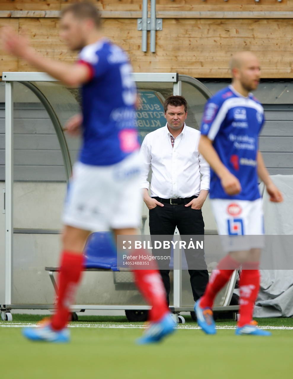 Halmstads tränare Jens Gustafsson under fotbollsmatchen i Allsvenskan mellan Åtvidaberg och Halmstad den 12 maj 2014 i Åtvidaberg.