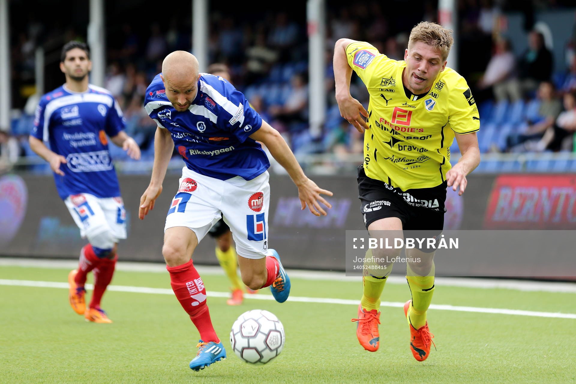 Åtvidabergs Daniel Sjölund Halmstads Mikael Boman