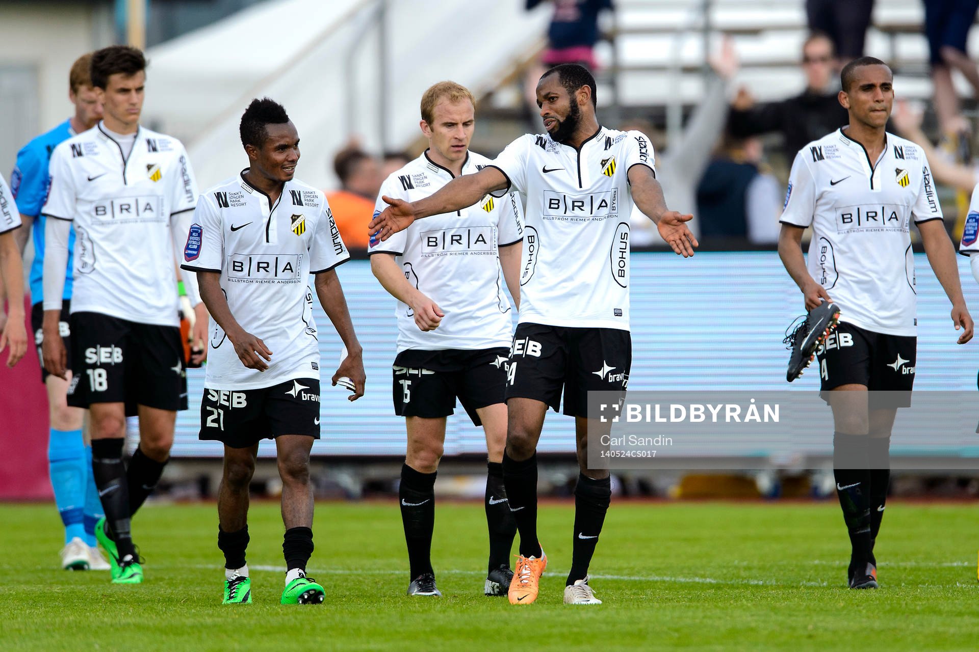 Häckens Nasiru Mohammed och Rene Makondele deppar