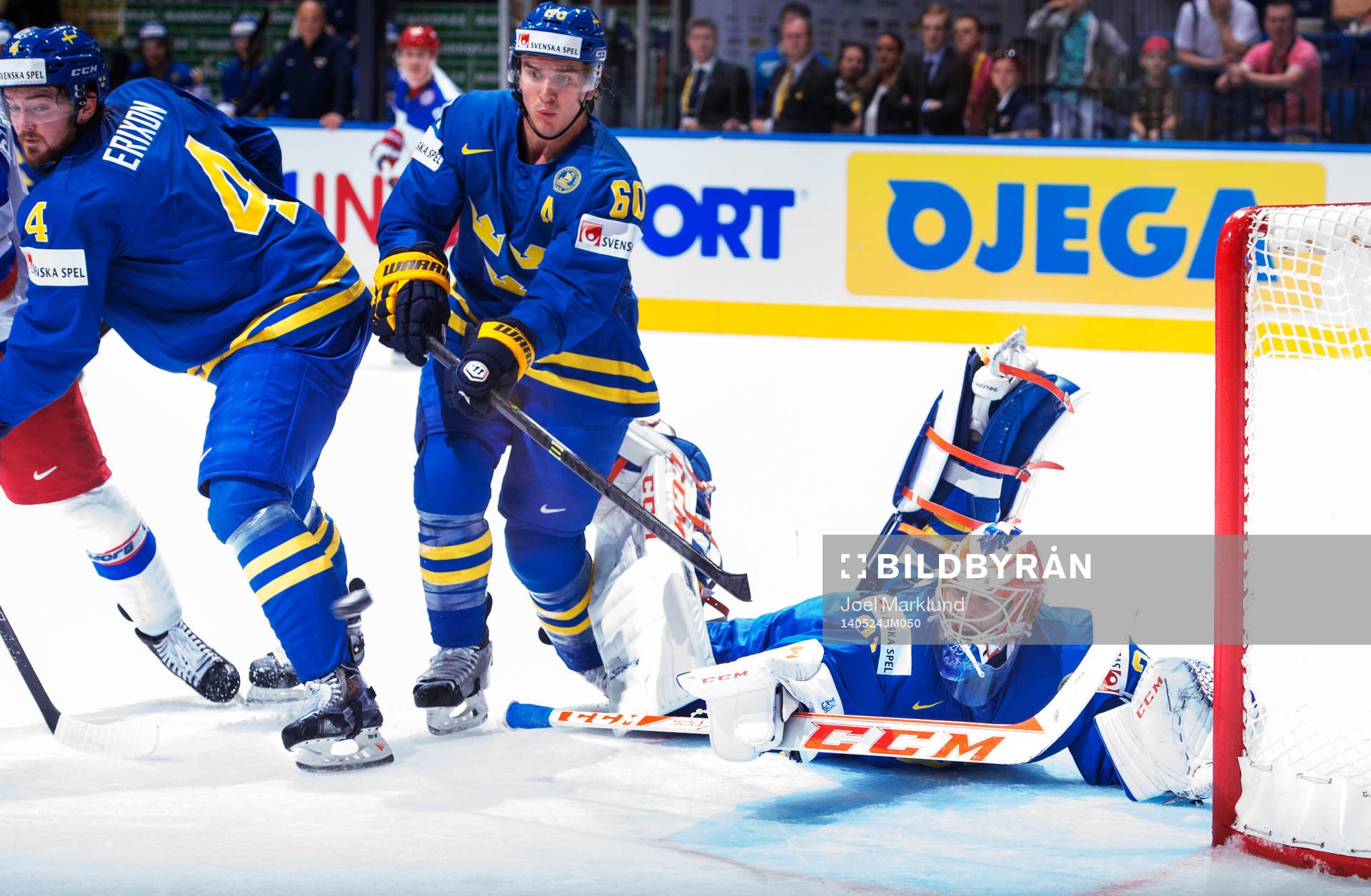 Sveriges Tim Erixon, Mikael Backlund och målvakt Anders