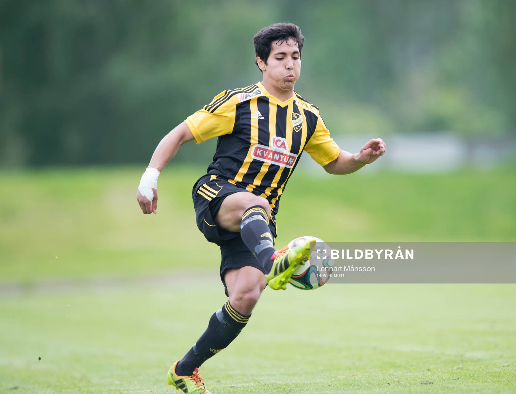 IFK Hässleholms Diego Delgado i matchen i division 111
