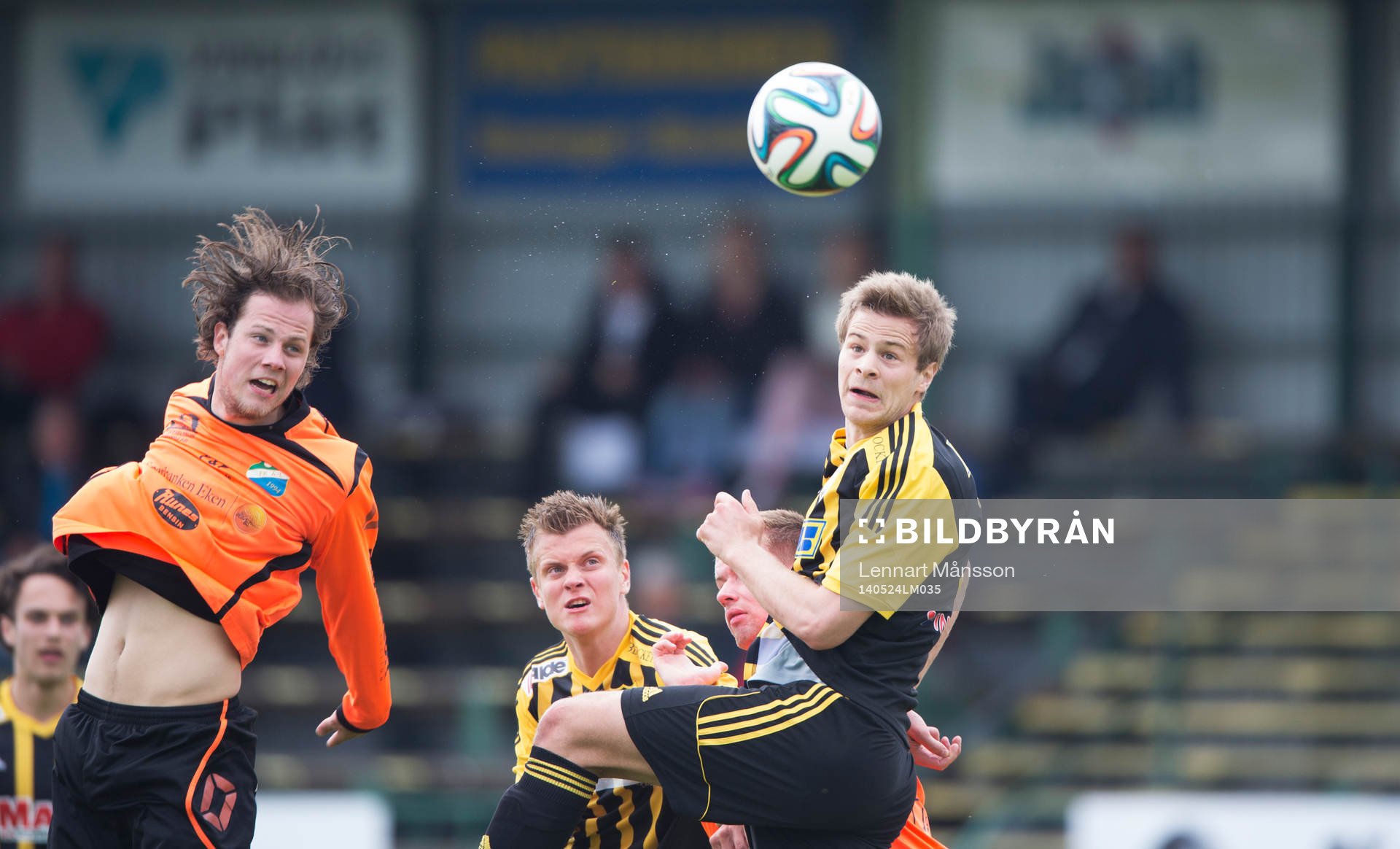 IFK Hässleholms Jesper Eliasson nickar in 3-0 i matchen i