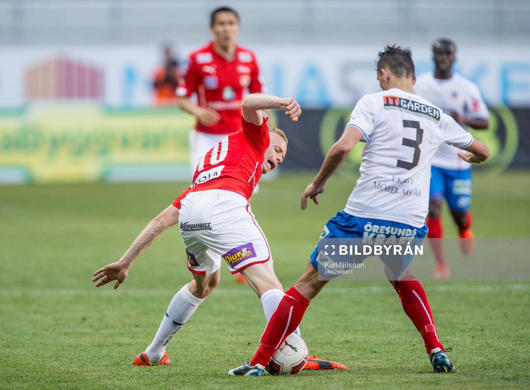 Kalmars Tobias Eriksson och Helsingborgs Loret Sadiku