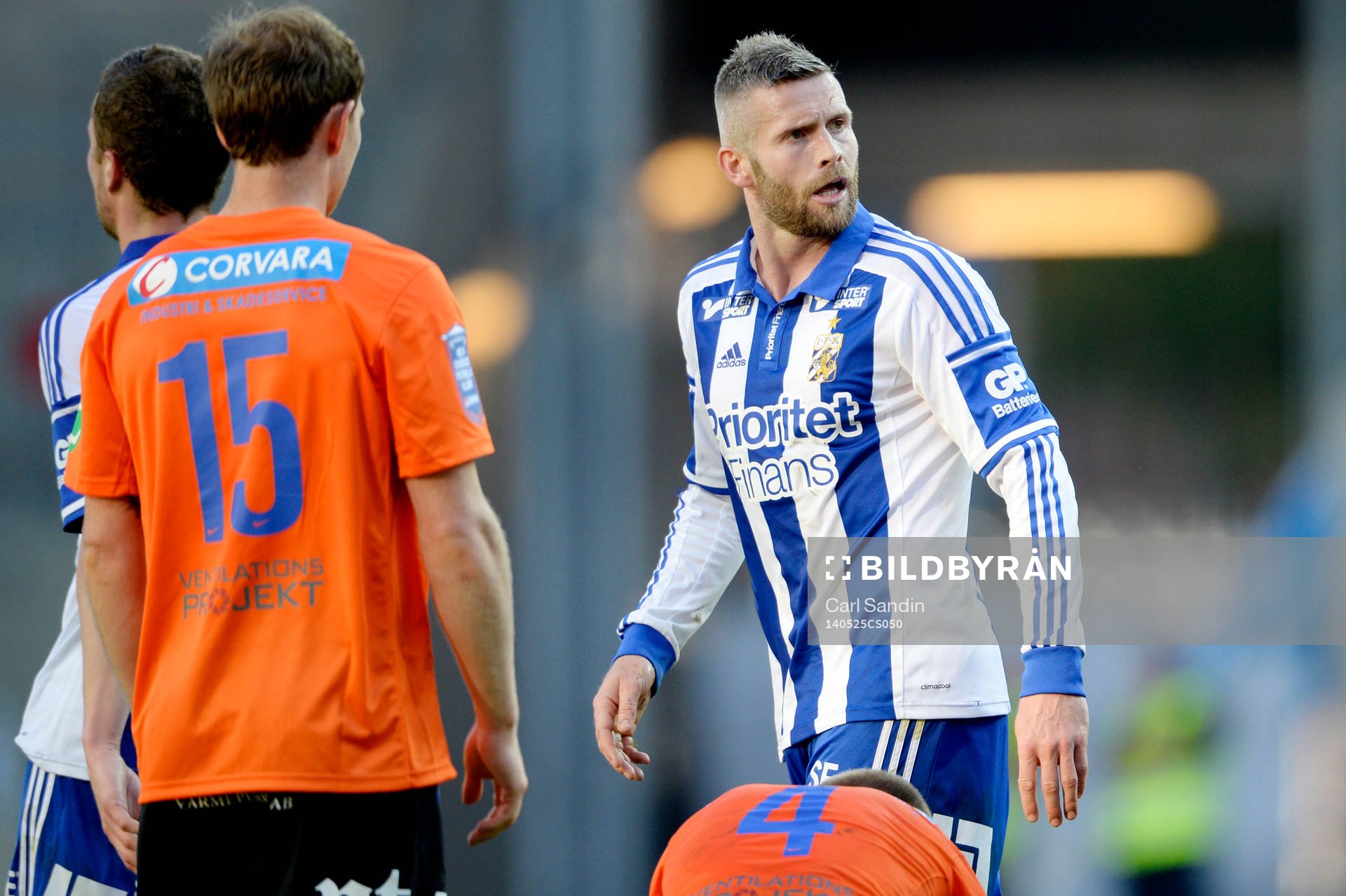 IFK Göteborgs Kjetil Waehler reagerar efter domare Markus Strömbergsson gett honom rött kort under fotbollsmatchen i allsvenskan mellan IFK Göteborg och Norrköping den 25 maj 2014 i Göteborg.