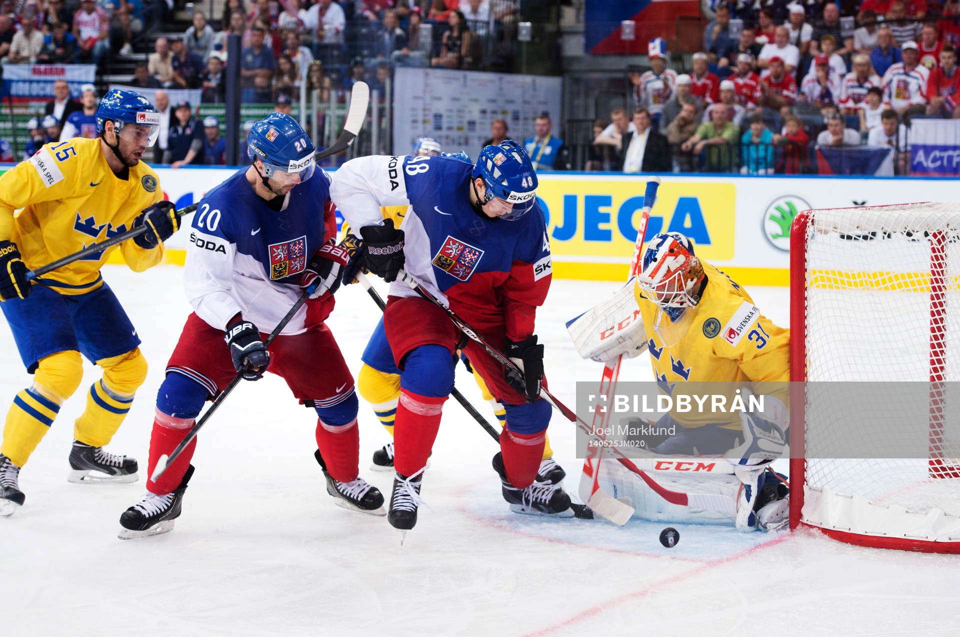 Tjeckiens Jakub Klepis och Tomas Hertl oroar framför