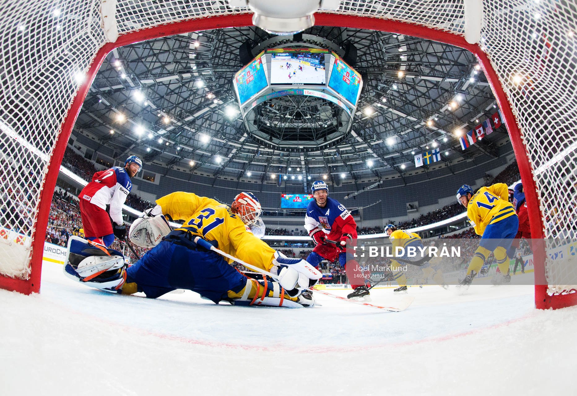 Tjeckiens Jaromir Jagr oroar framför Sveriges målvakt