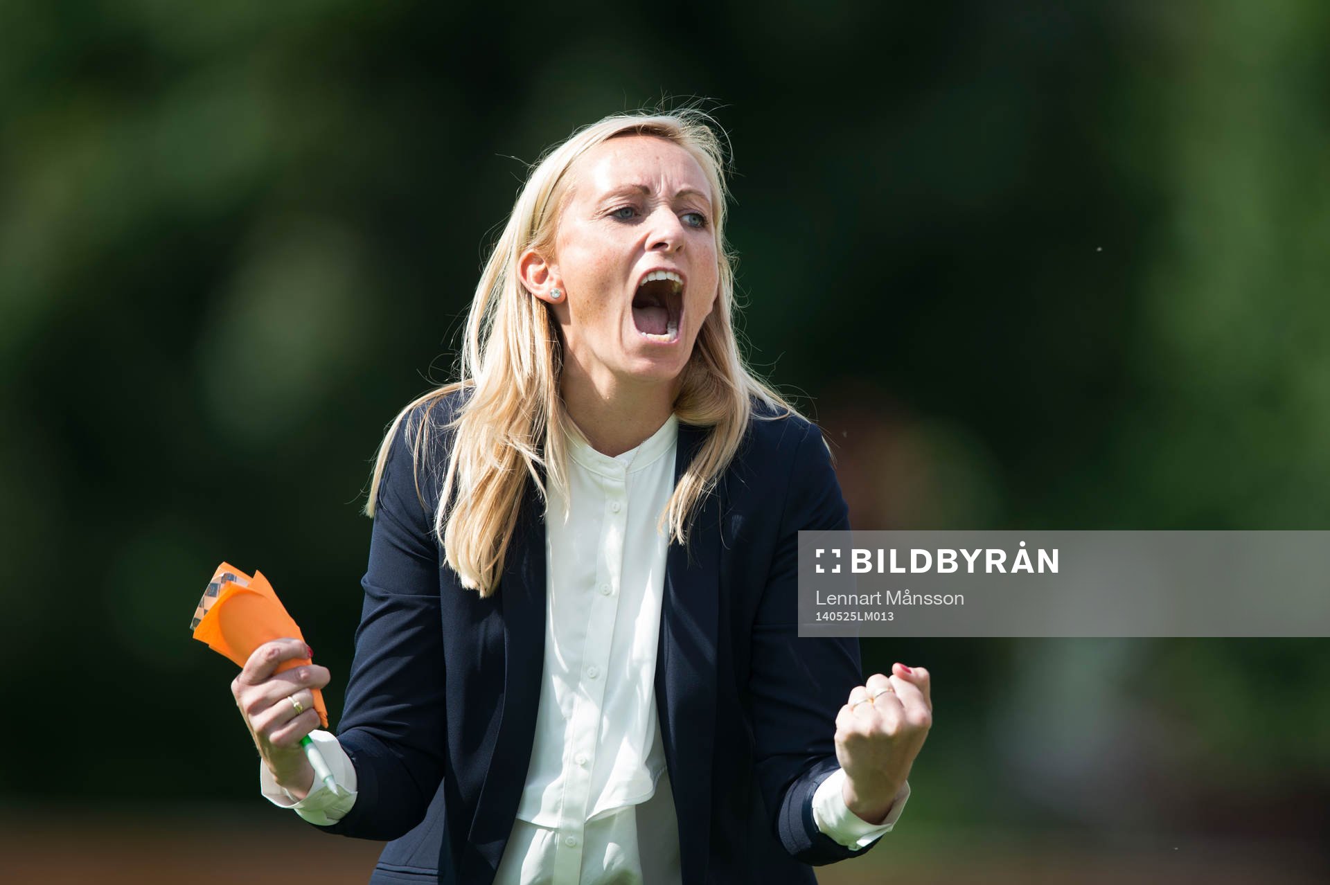Kristianstads tränare Elisabet Gunnarsdottir jublar när