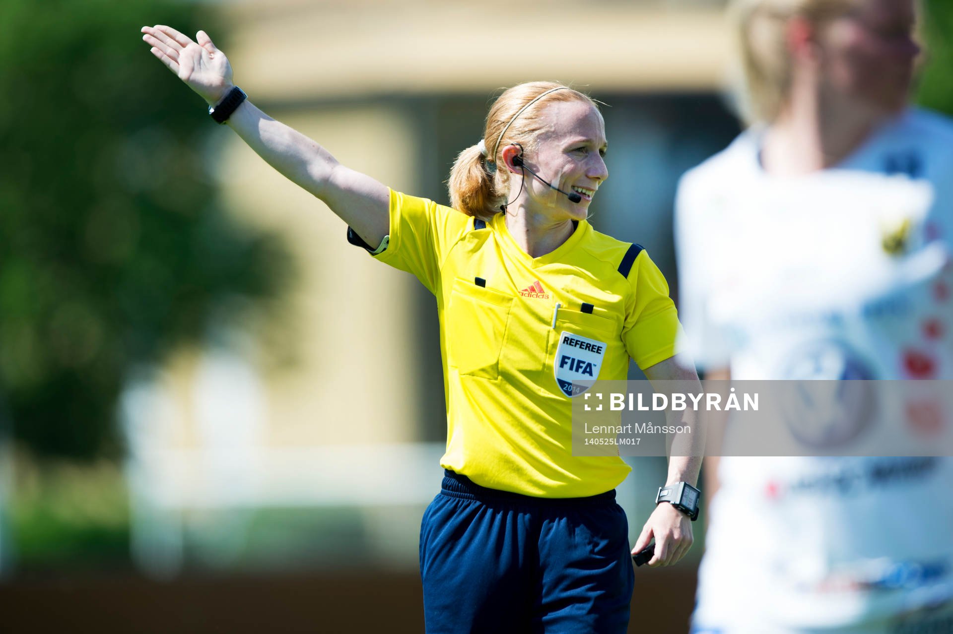 Domaren Linn Andersson i matchen i damallsvenskan mellan