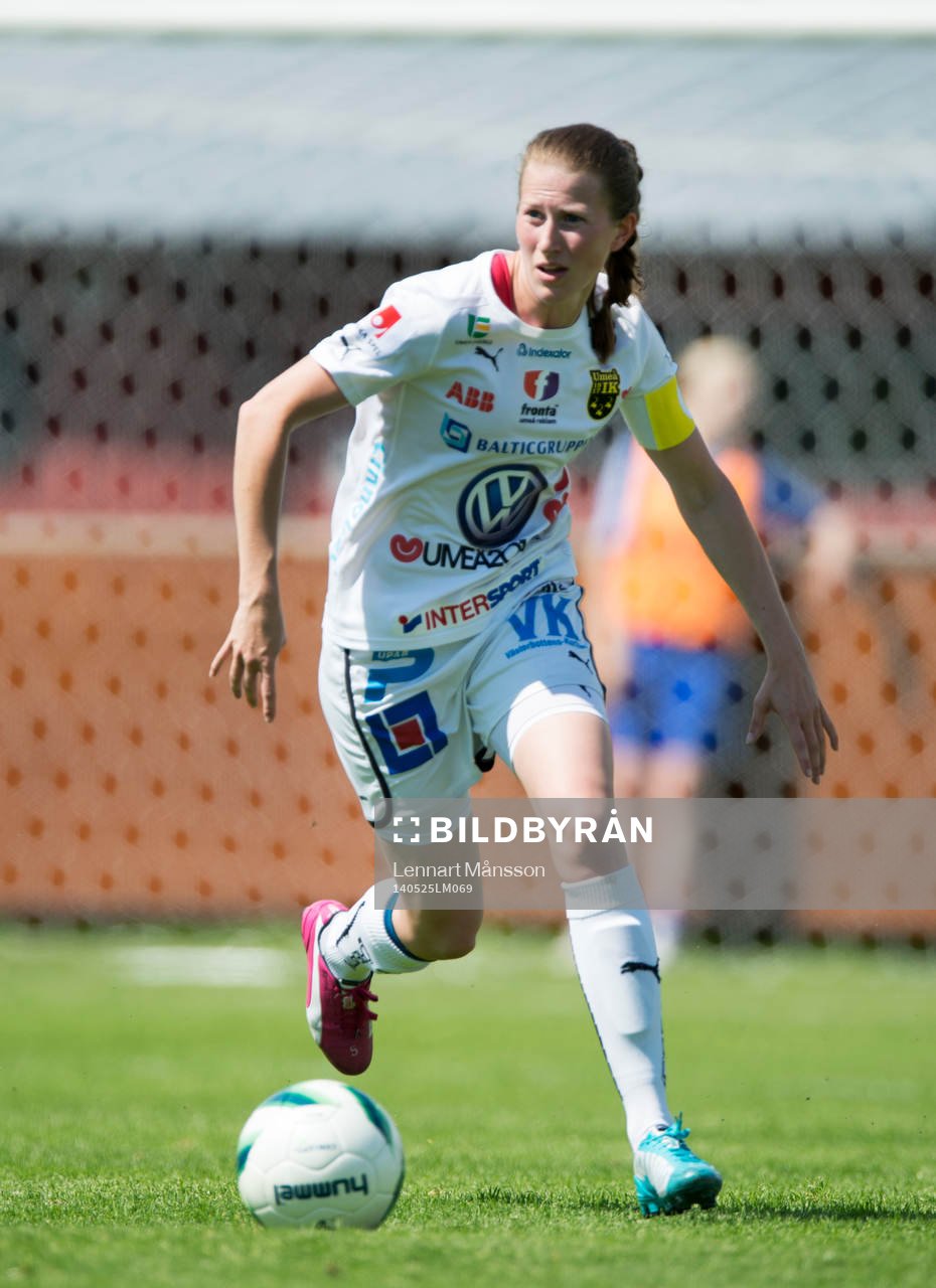 Umeås lagkapten Emma Berglund i matchen i damallsvenskan mellan Kristianstad och Umeå i Kristianstad 25 maj  2014.