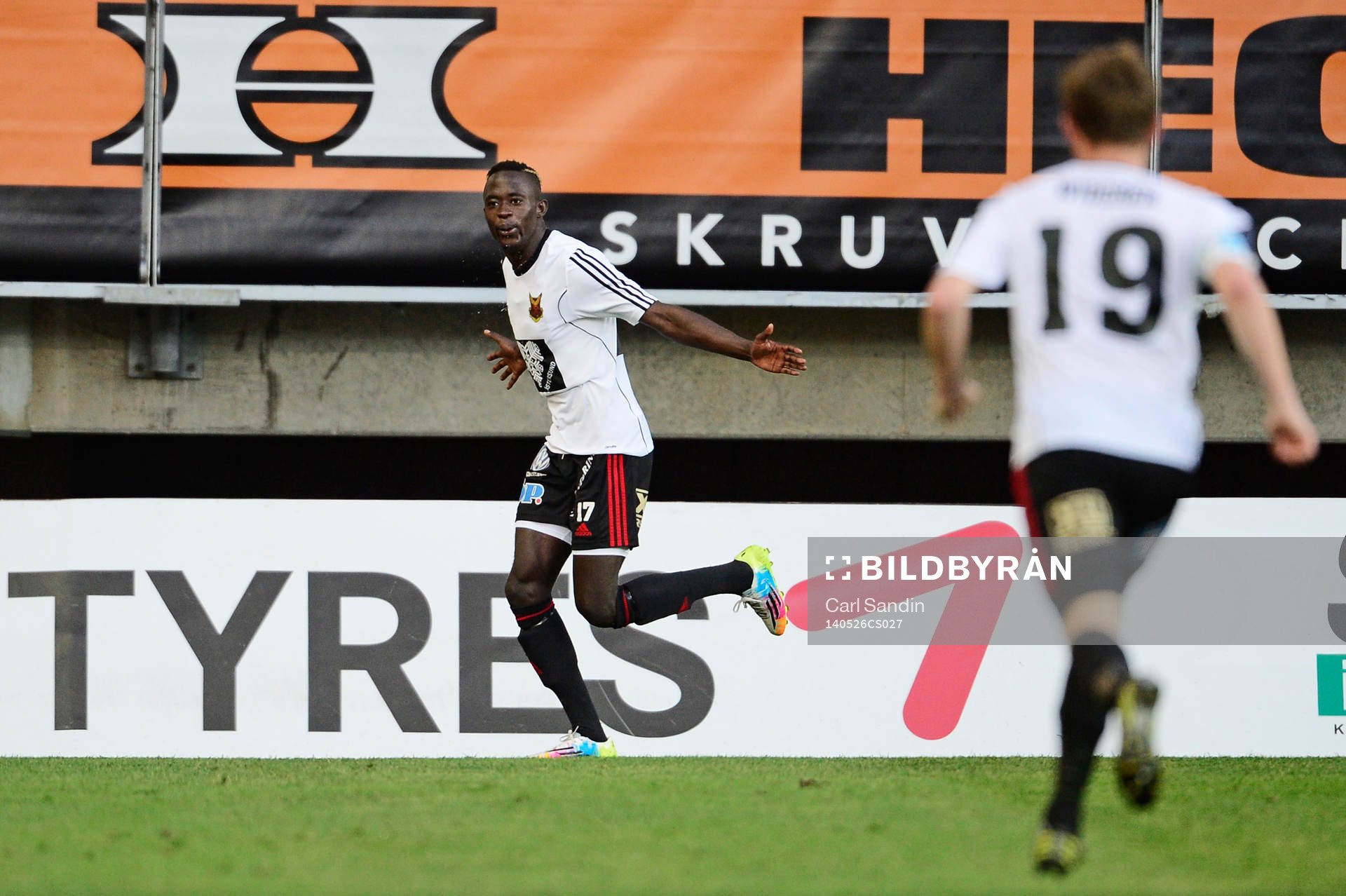 Östersunds Modou Barrow jublar