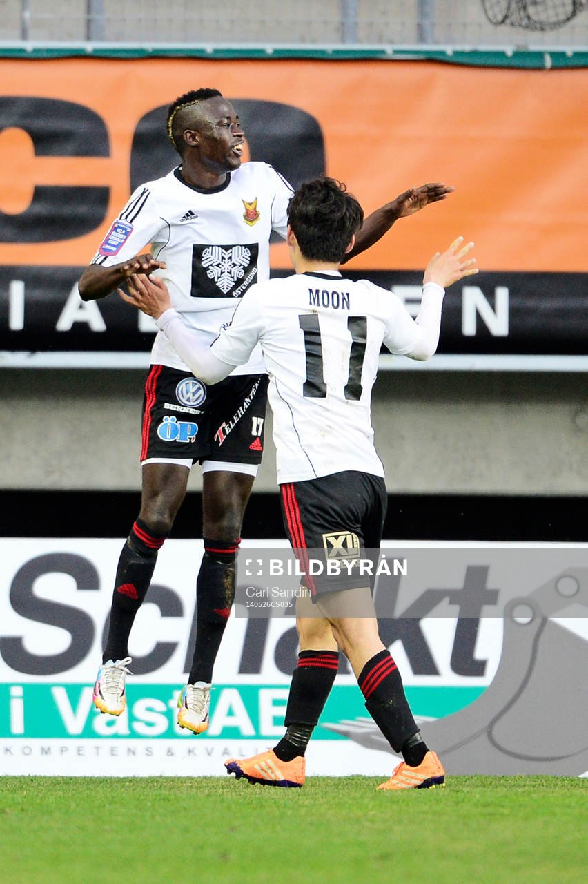 Östersunds Modou Barrow jublar