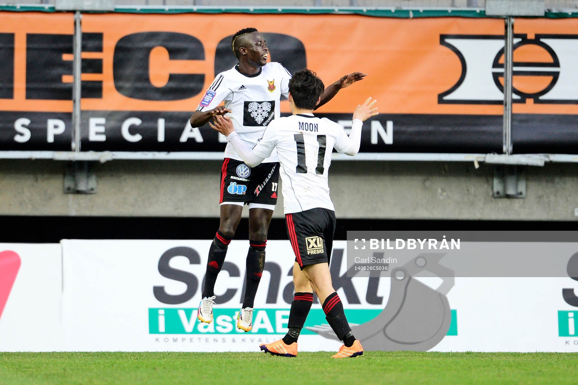 Östersunds Modou Barrow jublar