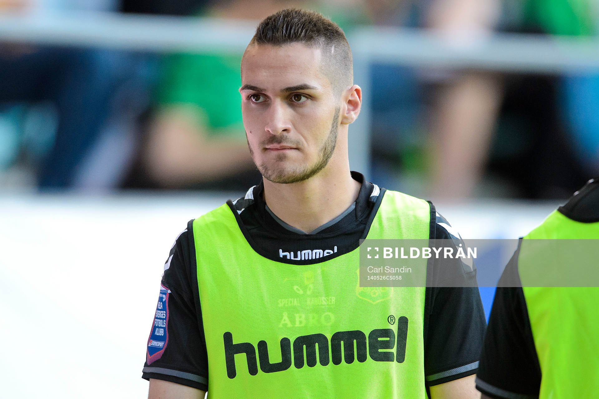 GAIS Shkelqim Krasniqi värmer upp under fotbollsmatchen i superettan mellan GAIS och Östersund den 26 maj 2014 i Göteborg.