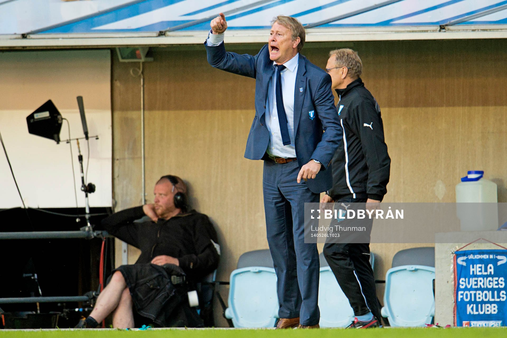 Malmö FFs tränare Åge Hareide ger instruktioner