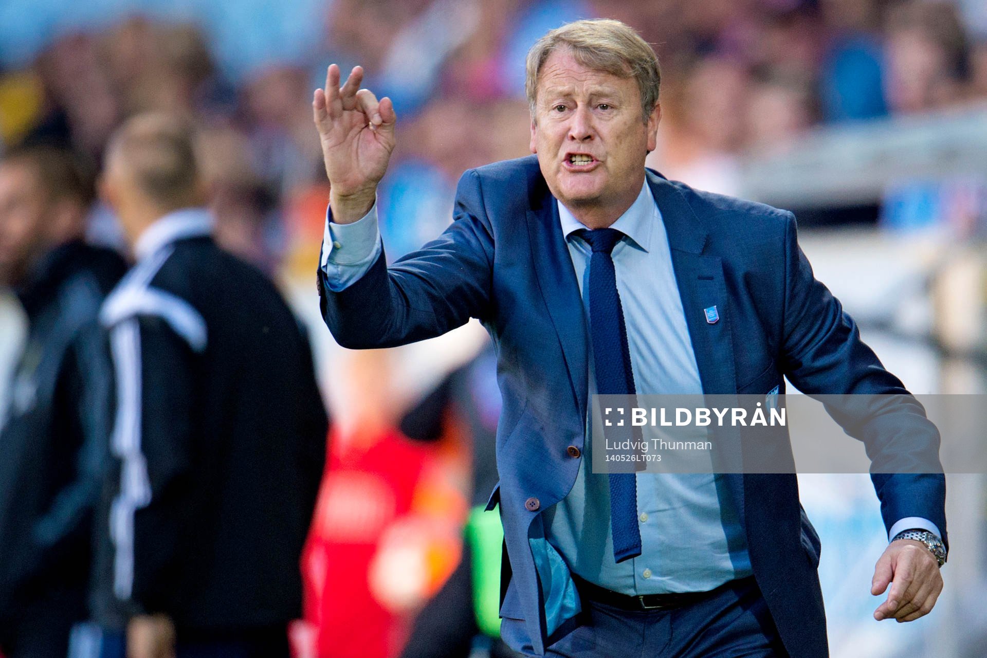 Malmö FFs tränare Åge Hareide gestikulerar