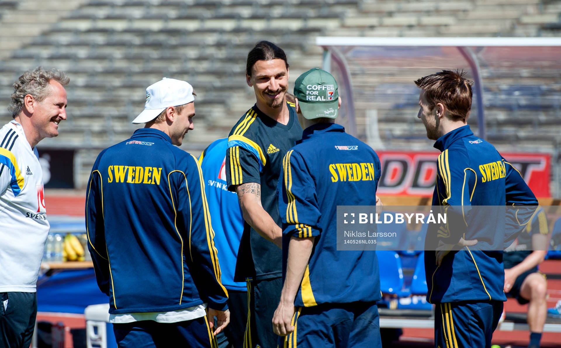 Sveriges Zlatan Ibrahimovic och förbundskapten Erik Hamrén under en träning den 26 april 2014 i Stockholm.