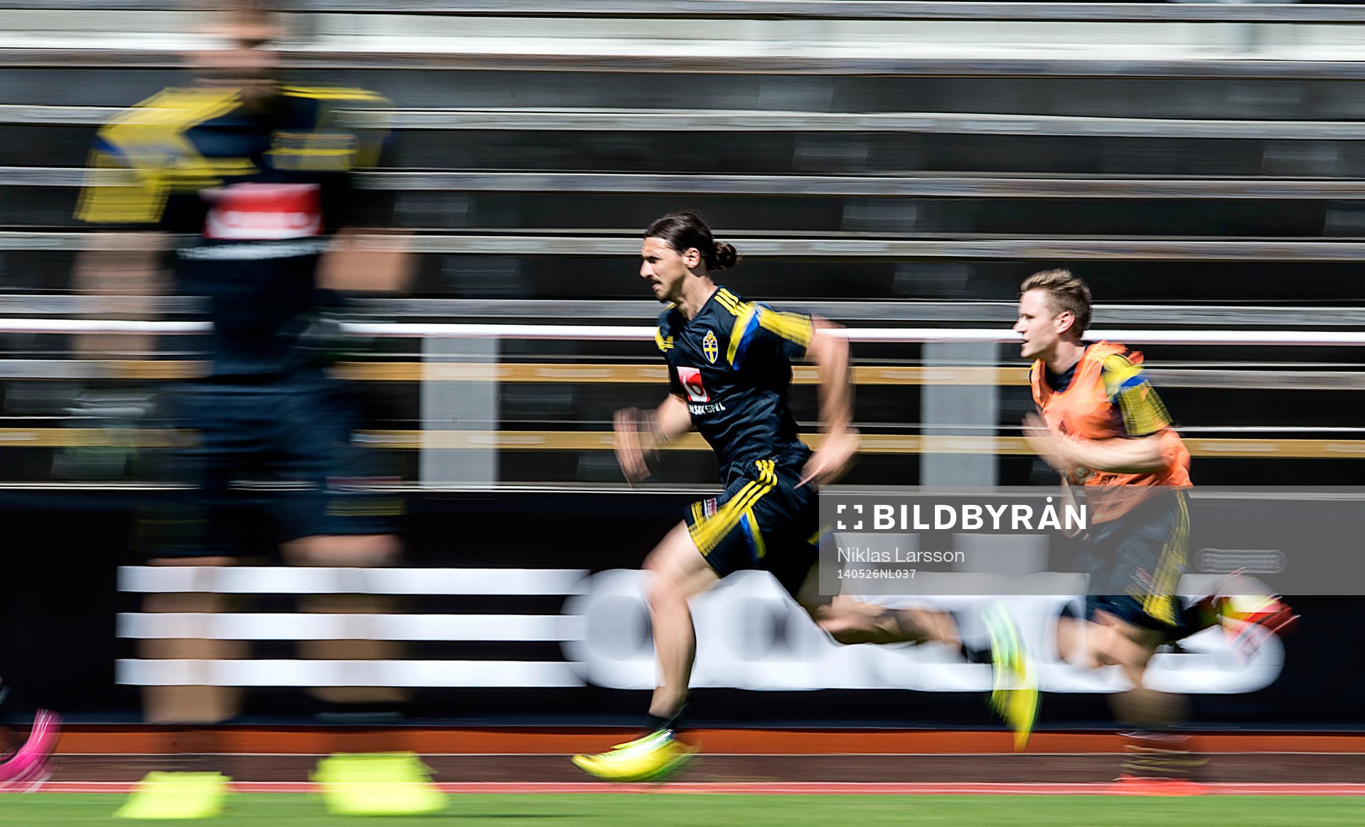 Sveriges Zlatan Ibrahimovic och Pierre Bengtsson