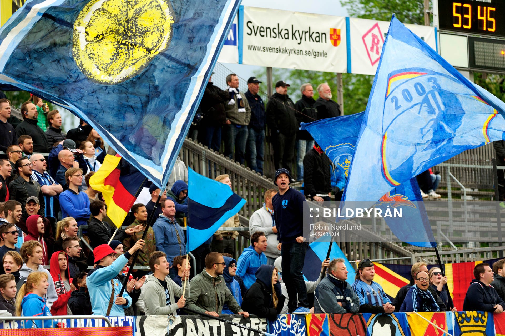 Fans med flaggor