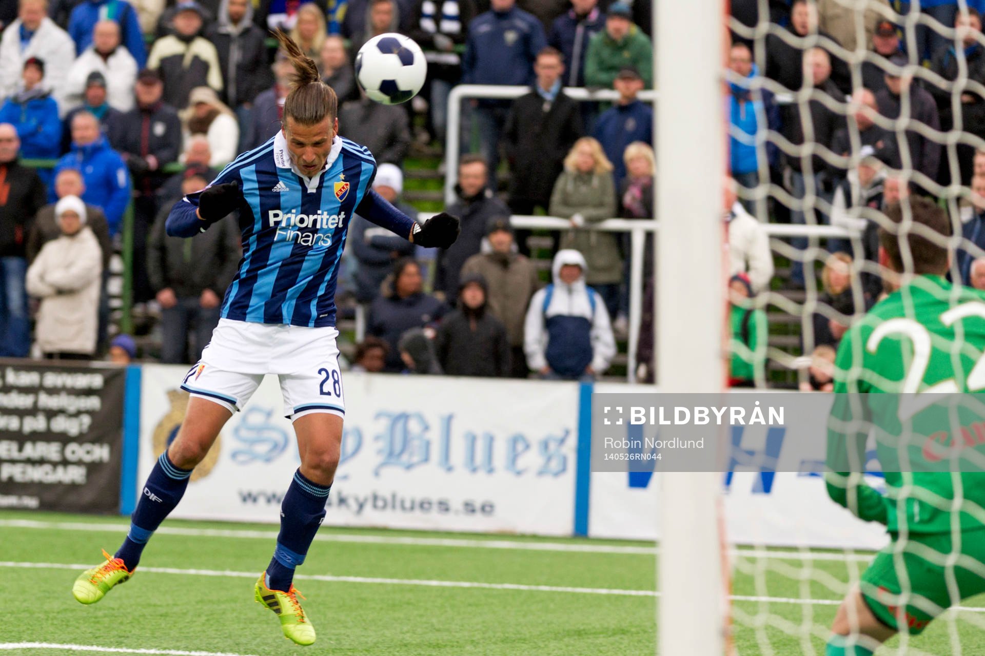Aleksandar Prijovic, Djurgården nickar på mål under en match mellan Gefle och Djurgården IF den 26 maj 2014 i Gävle.
