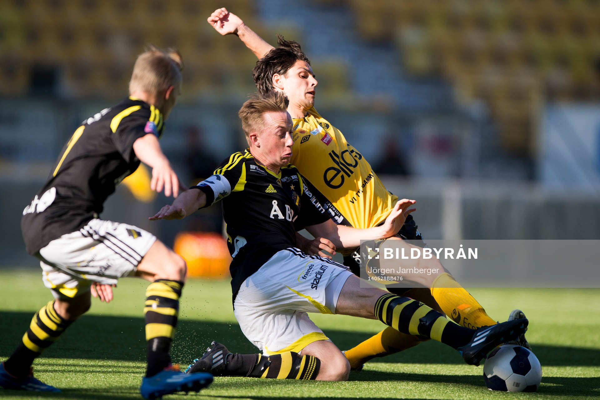 AIKs Philip Olofsson och Elfsborgs Victor Rotting