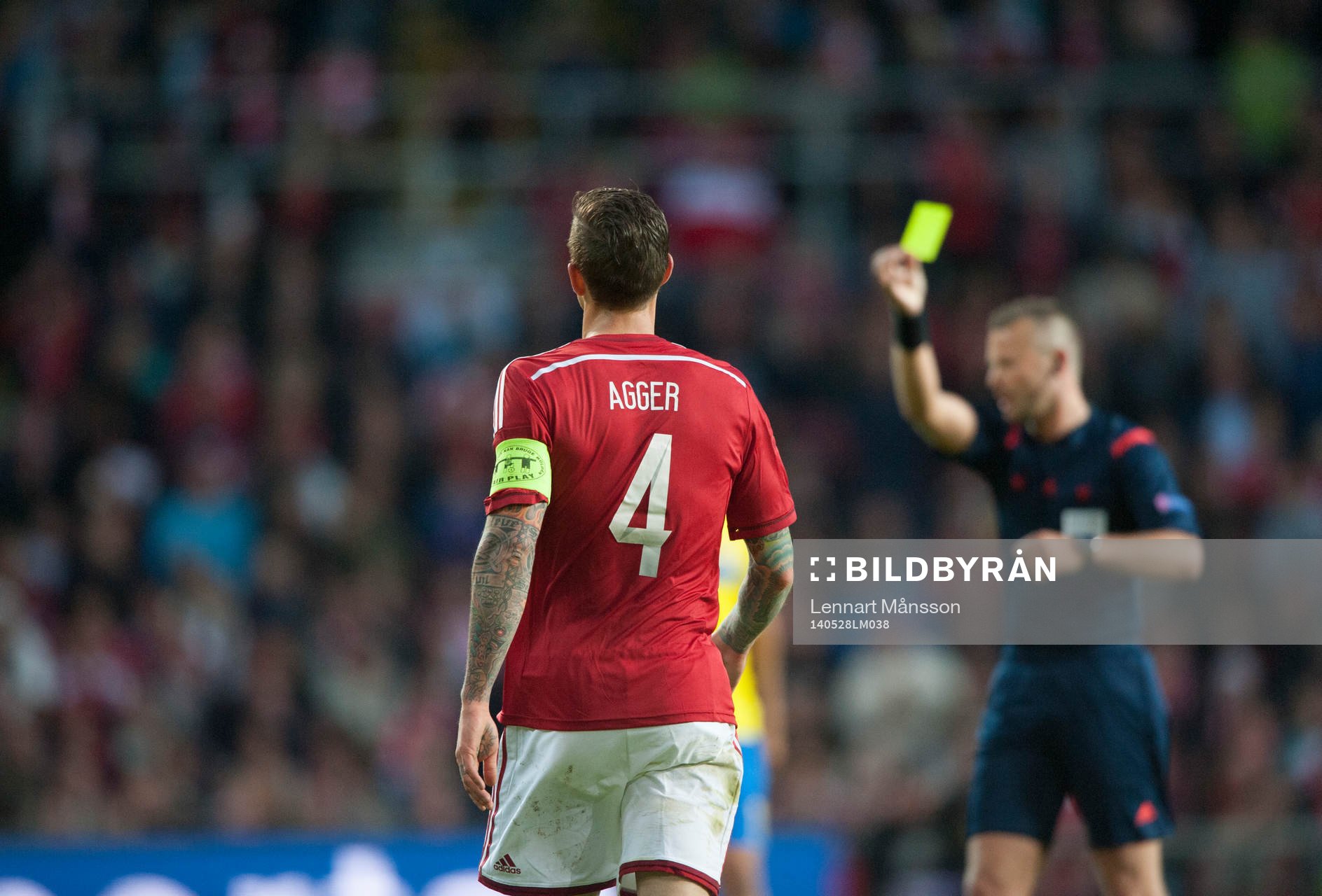 Daniel Agger varnas i landskampen mellan Danmark och