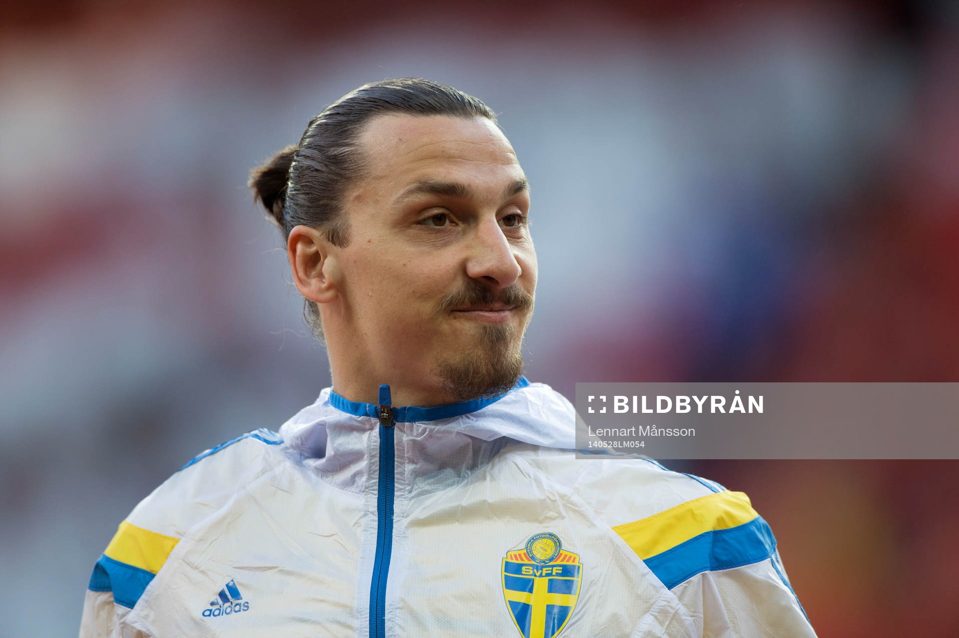 Sveriges Zlatan Ibrahimnovic  i landskampen mellan Danmark