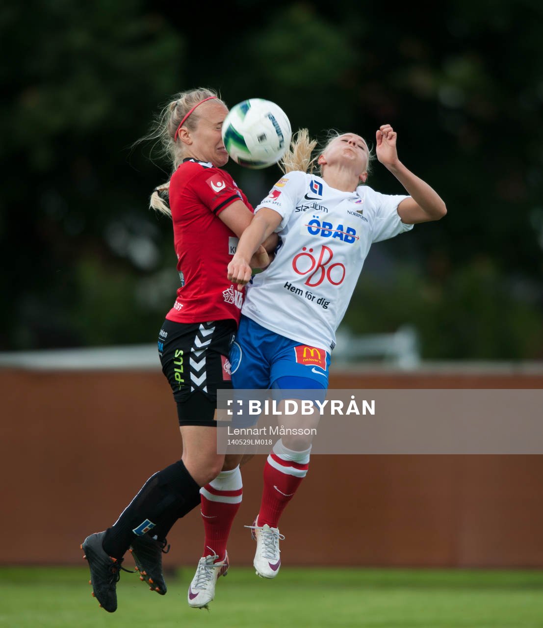 Kristianstads Elisa Vidarsdottir och Örebros Julia