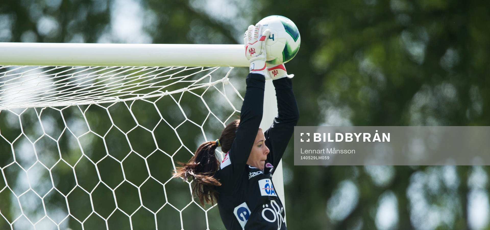 Örebros målvakt Stephanie Labbe i matchen i semifinalen i