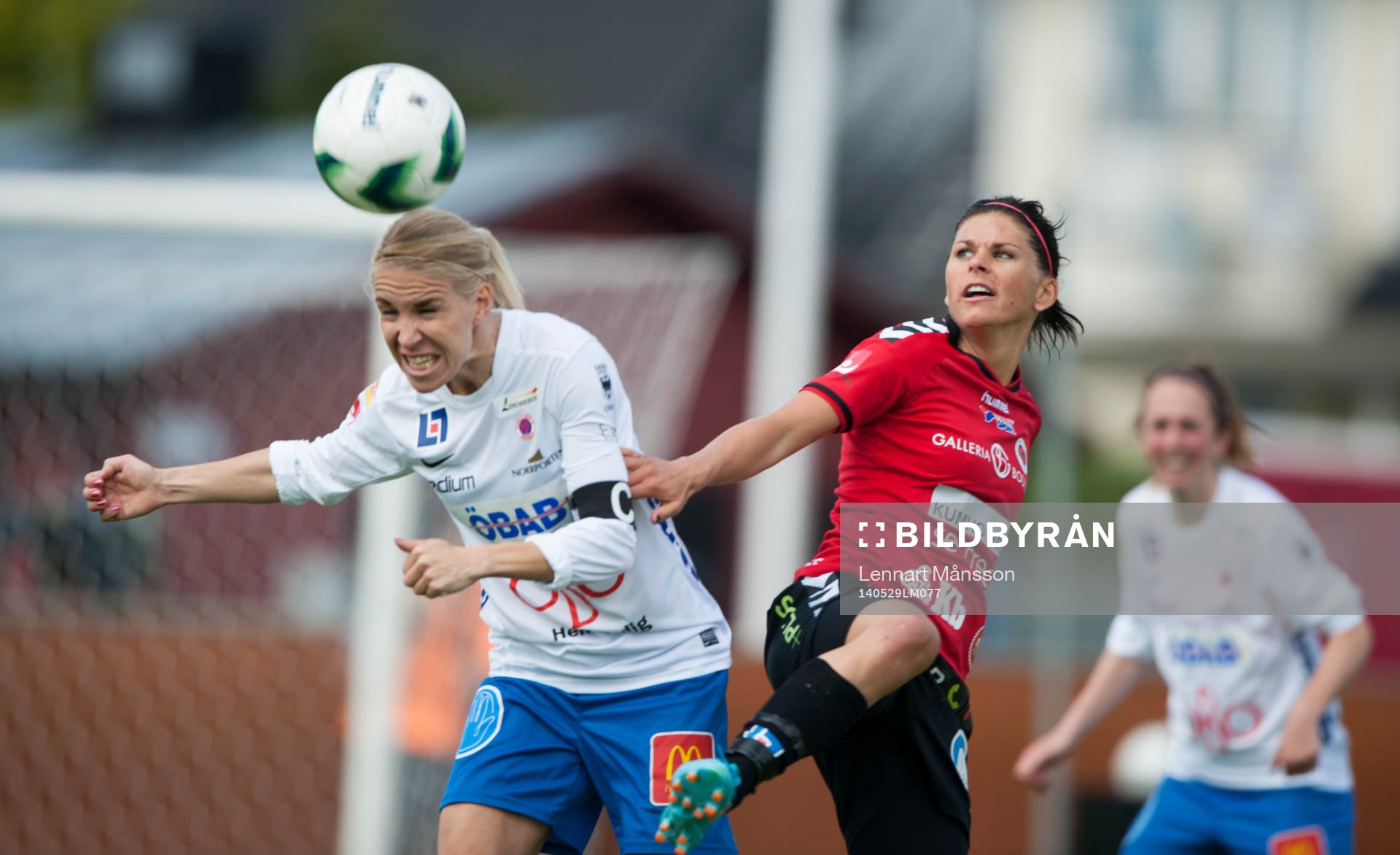 Örebros lagkapten Elin Magnusson nickar