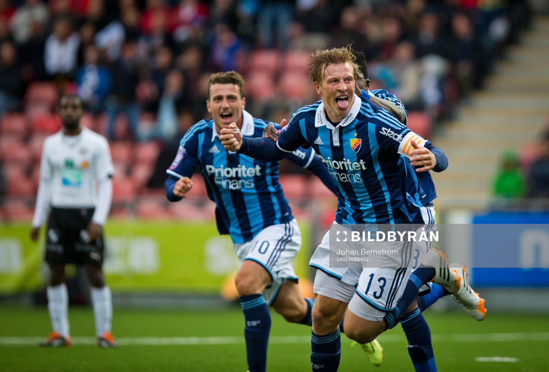Djurgårdens Emil Bergström gör 0-1 och jublar med Erton