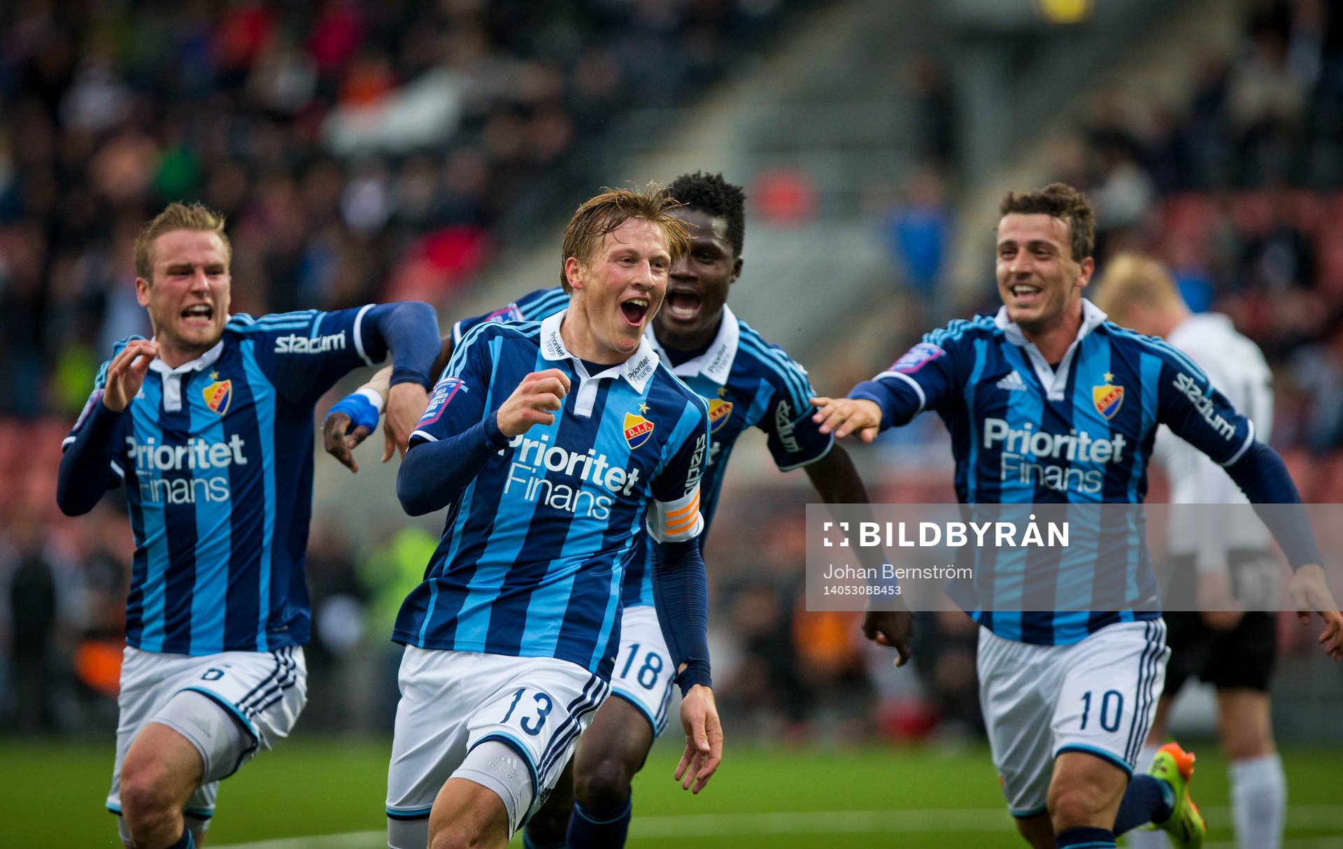 Djurgårdens Emil Bergström gör 0-1 och jublar med Erton