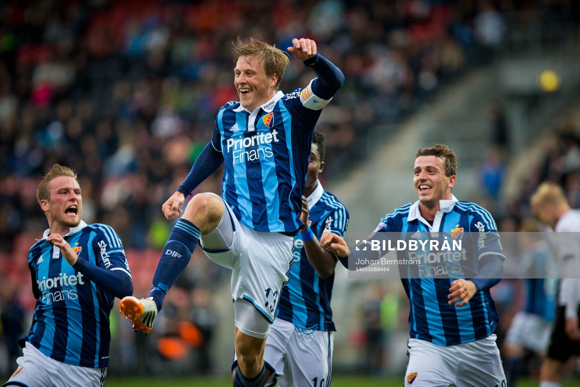 Djurgårdens Emil Bergström gör 0-1 och jublar med Erton