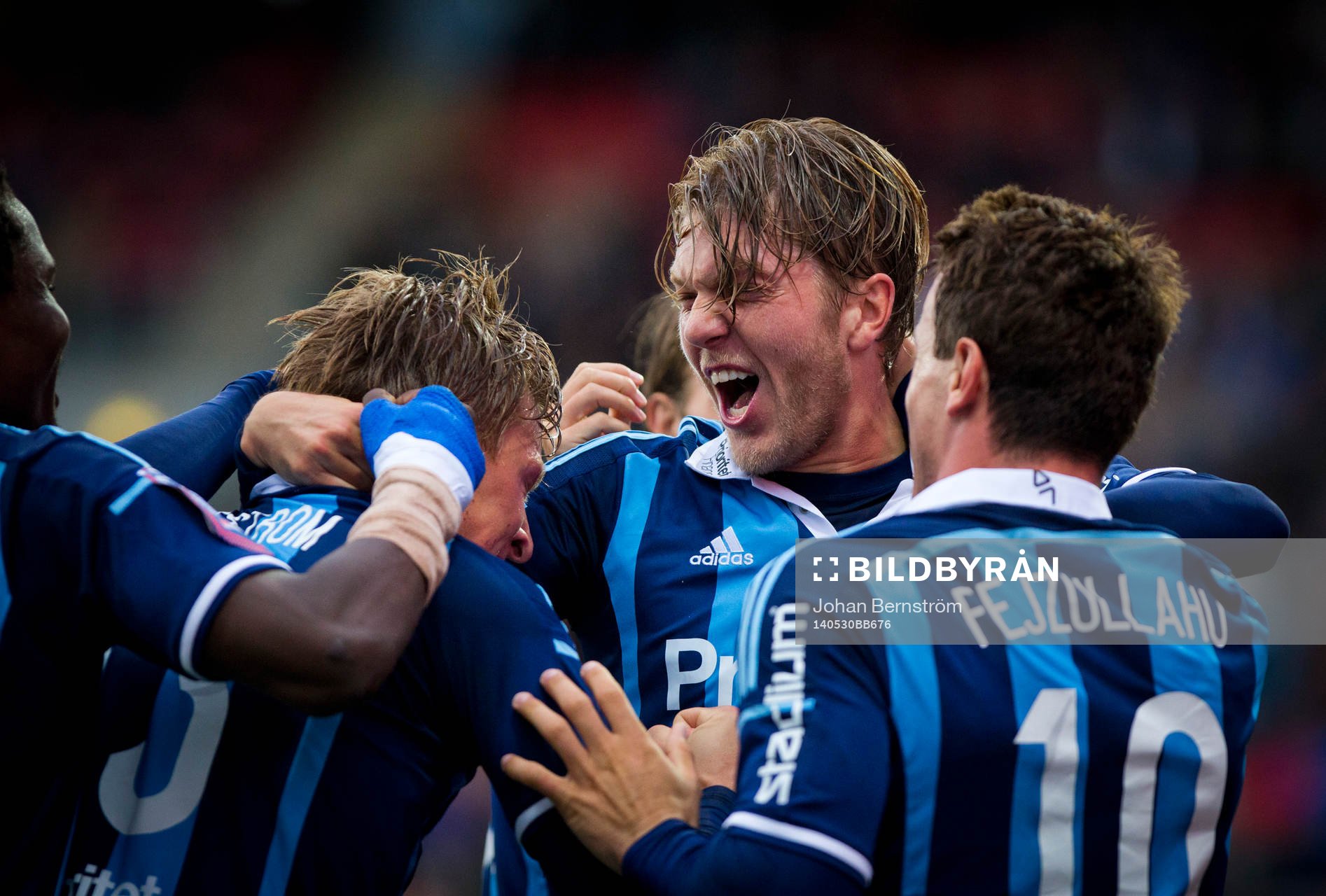 Djurgårdens Emil Bergström gör 0-1 och jublar med Erton