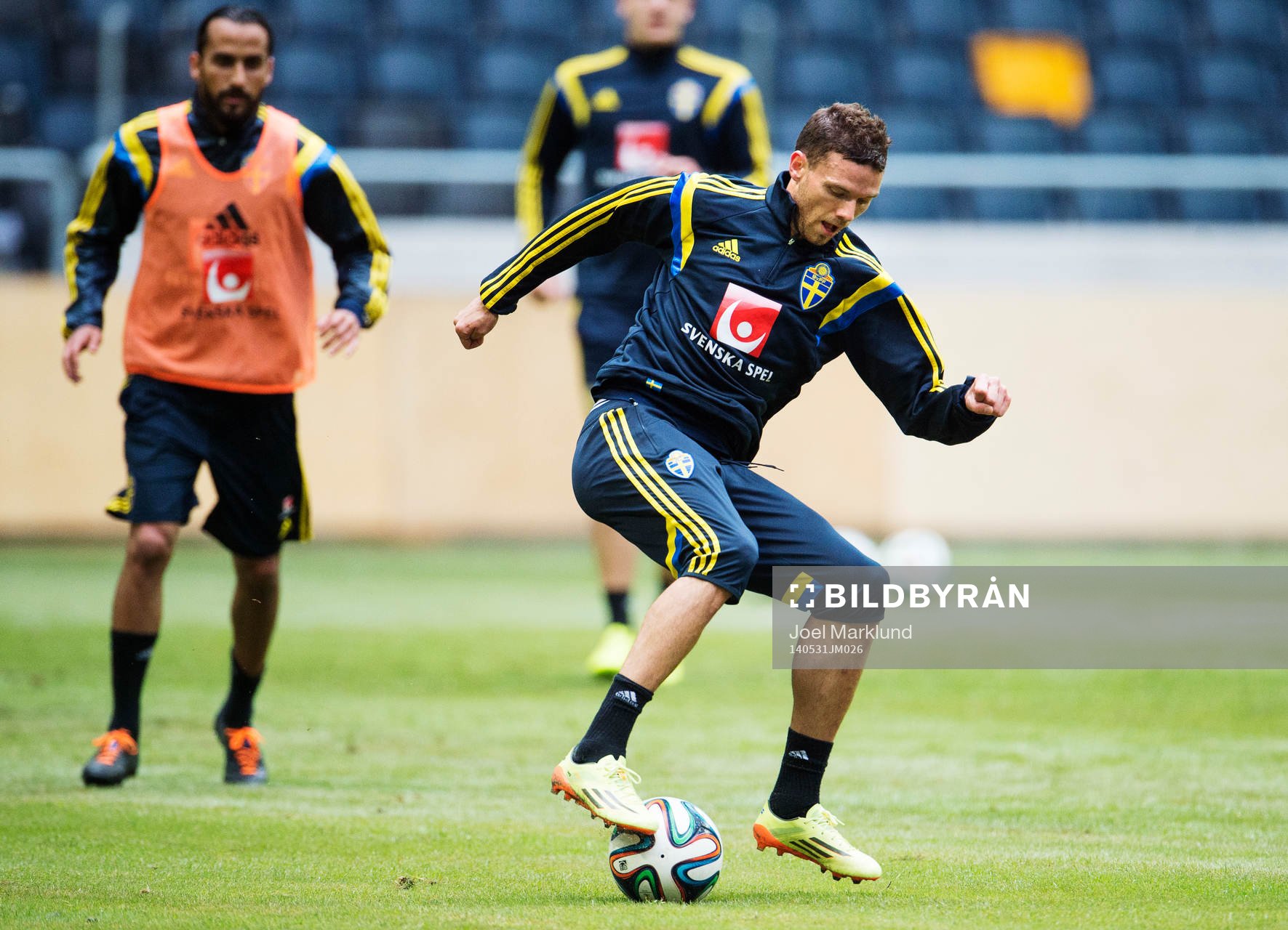Marcus Berg dribblar