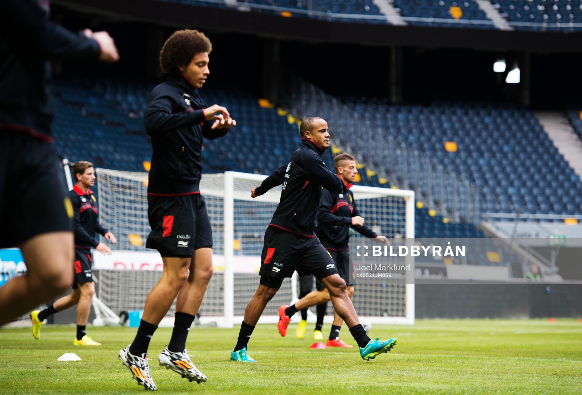 Vincent Kompany värmer upp