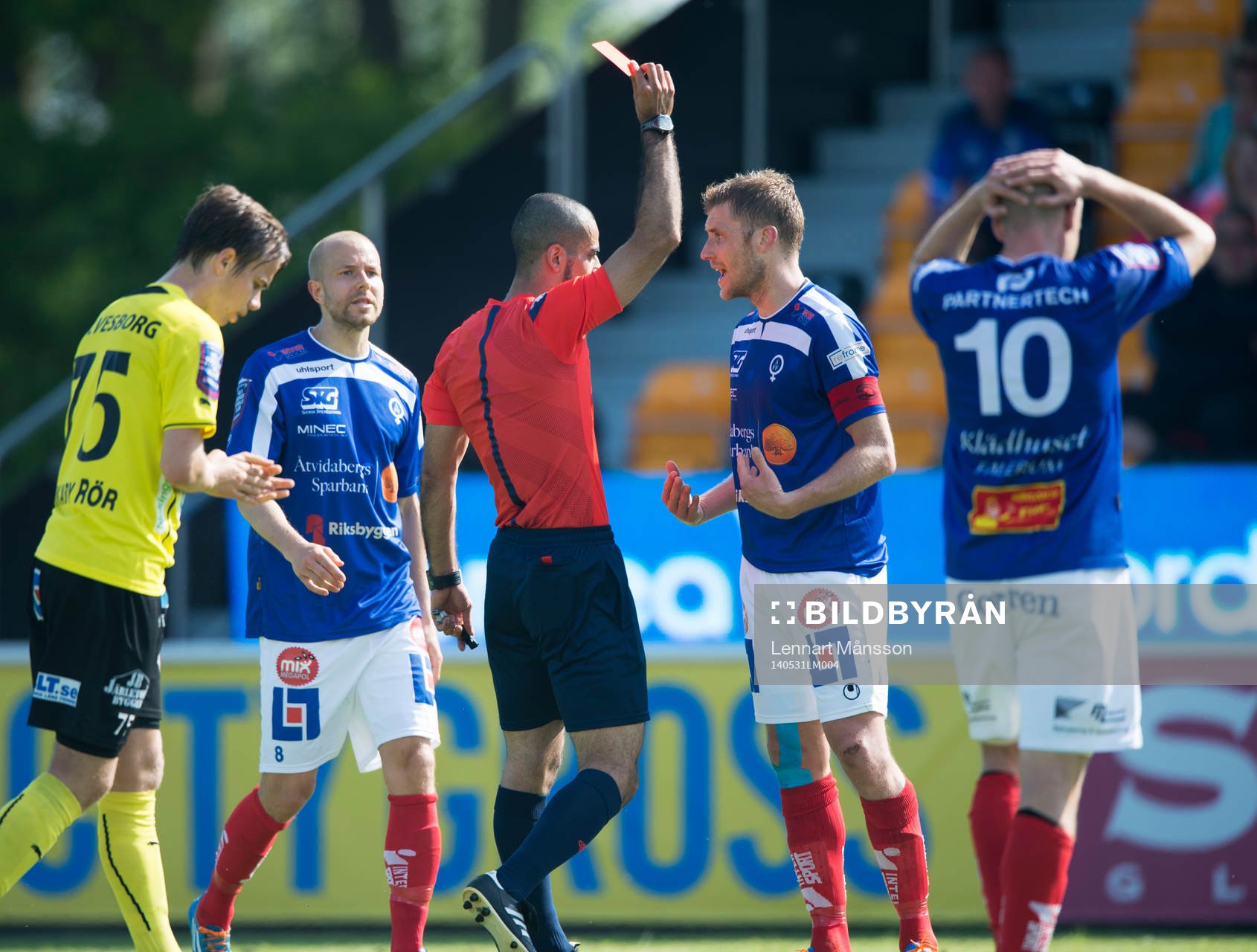 Åtvidabergs Daniel Hallingström utvisad, får röda