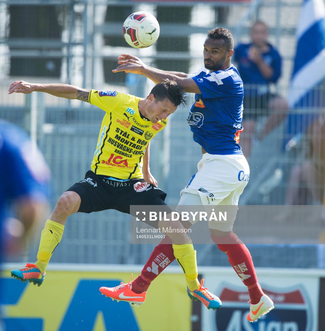 Mjällbys Kristian Haynes och Åtvidabergs Alberis Sergio Angel da Silva i matchen i allsvenskan mellan Mjällby och Åtvidaberg i Hällevik 31 maj 2014.