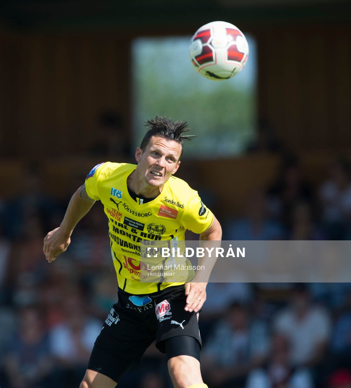 Mjällbys Kristian Haynes nickar i matchen i allsvenskan