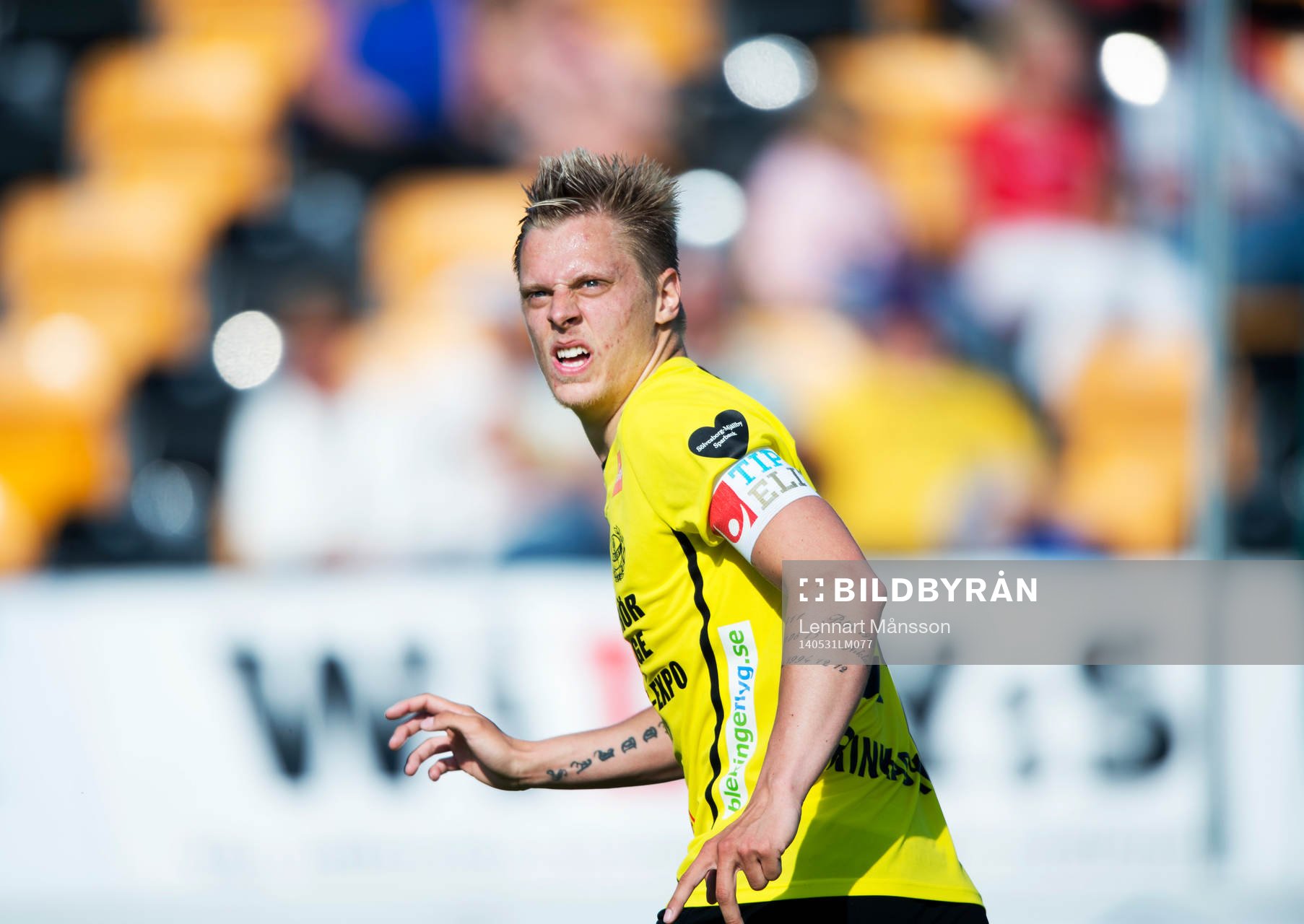 Mjällbys Mattias Håkansson med armbindel Tipselit i