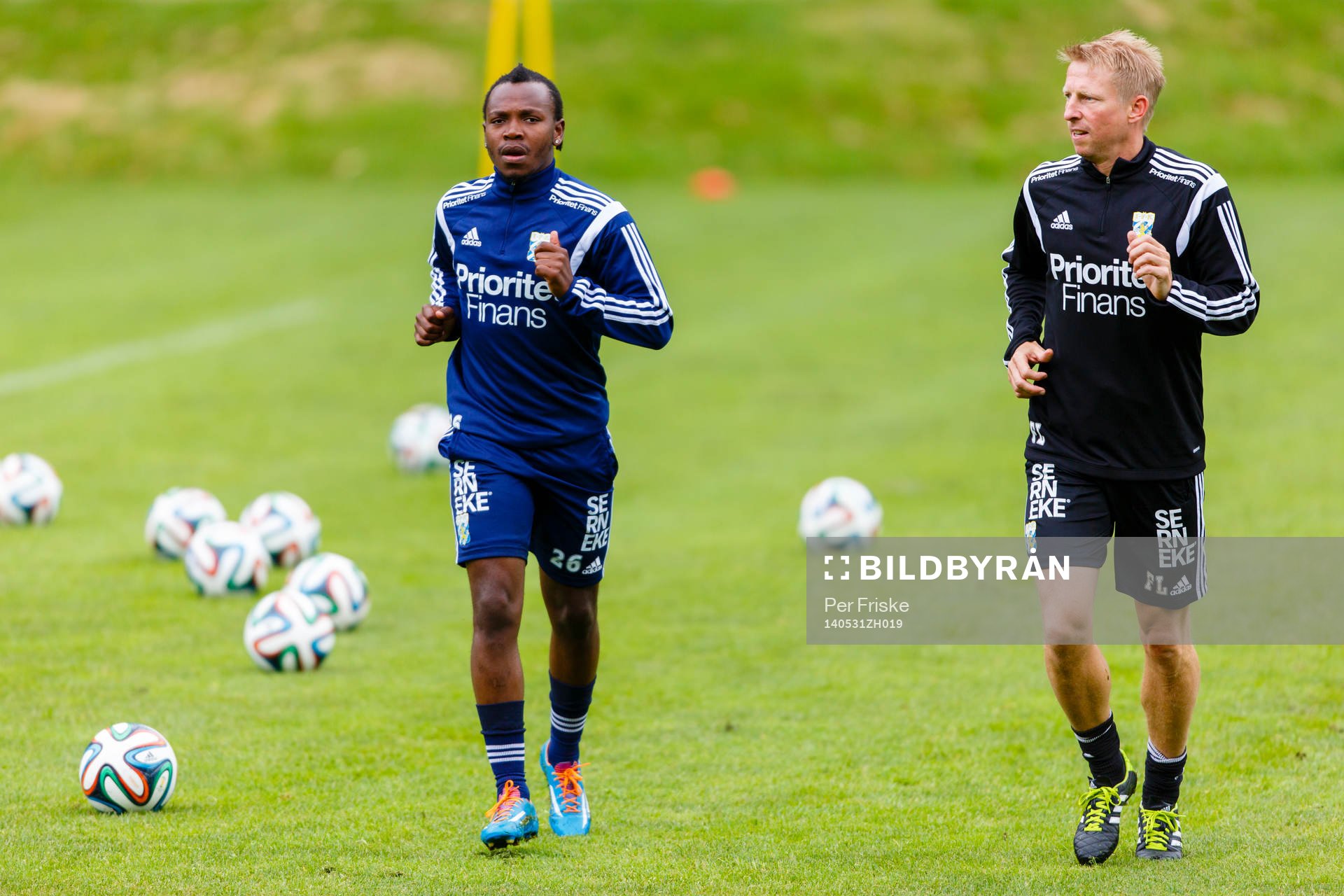 IFK Göteborgs May Mahlangu och sjukgymnast Fredrik Larsson