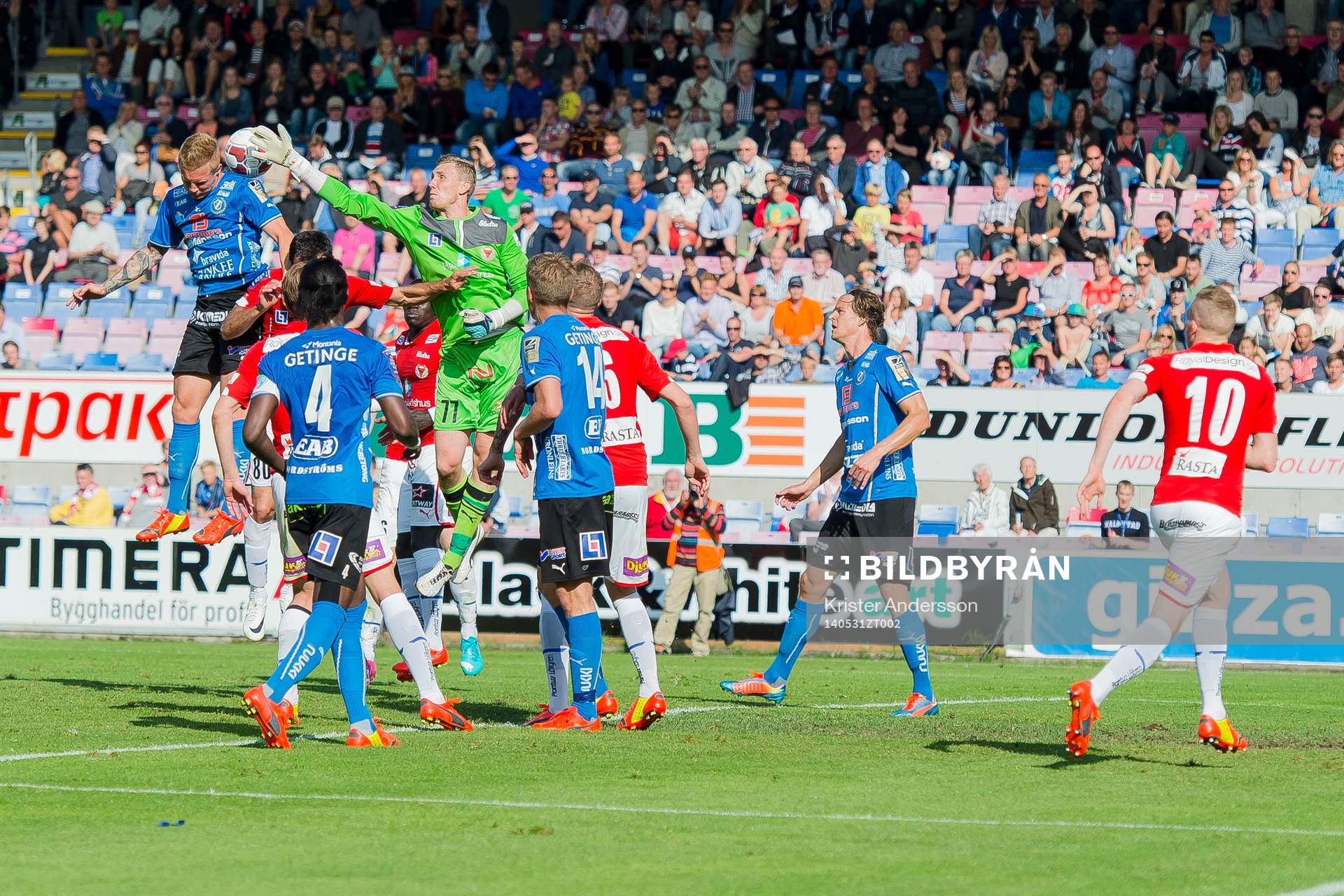 Halmstads Gudjón Baldvinsson har målchans på hörna