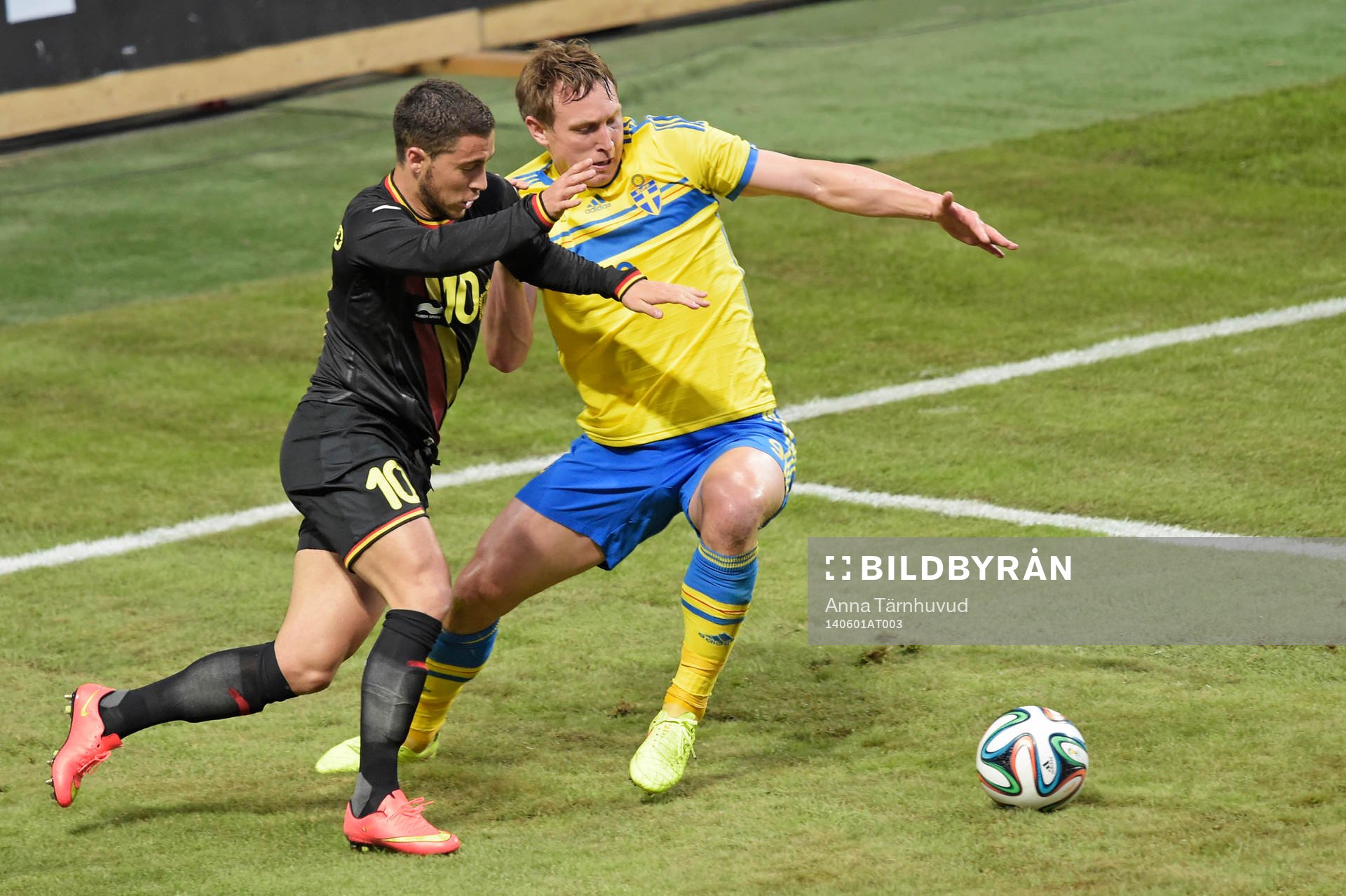 Sveriges Kim Källström och Belgiens Eden Hazard