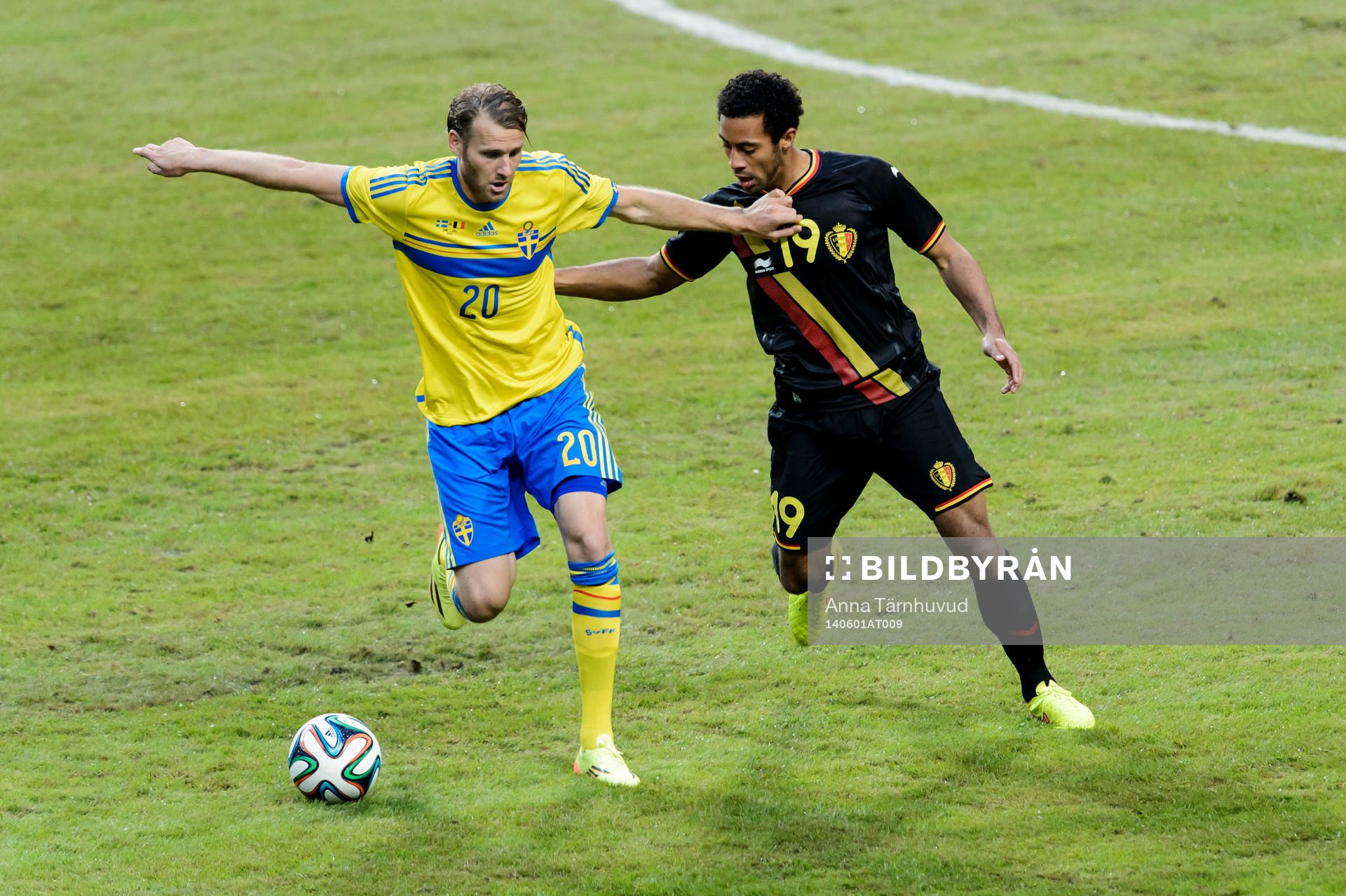 Sveriges Ola Toivonen och Belgiens Moussa Dembele